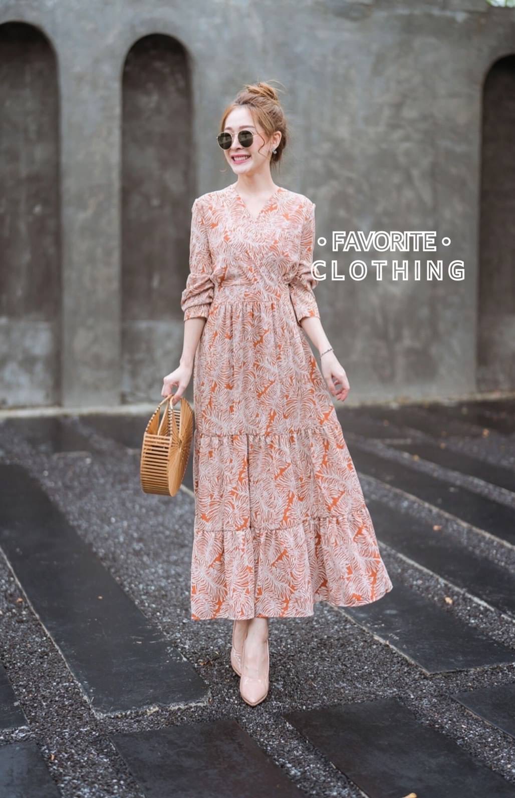 รอบ5มาแล้วค่าาา!!!! ❣️แม็กชี่เดรสคอวี❣️ แม็กชี่เดรสลายดอกคอวีแขนยาว ผ้าพิมพ์ลายดอกคมชัด งานสม็อคเอวด้านหลัง งานจริงสวยมากๆค่ะ แพทเทิร์นสวย ผ้าใส่สบายสุดๆ สาวๆตัวเล็กตัวใหญ่ใส่ได้หมดจ้า รีบจัดด่วนๆเลยน๊าาา