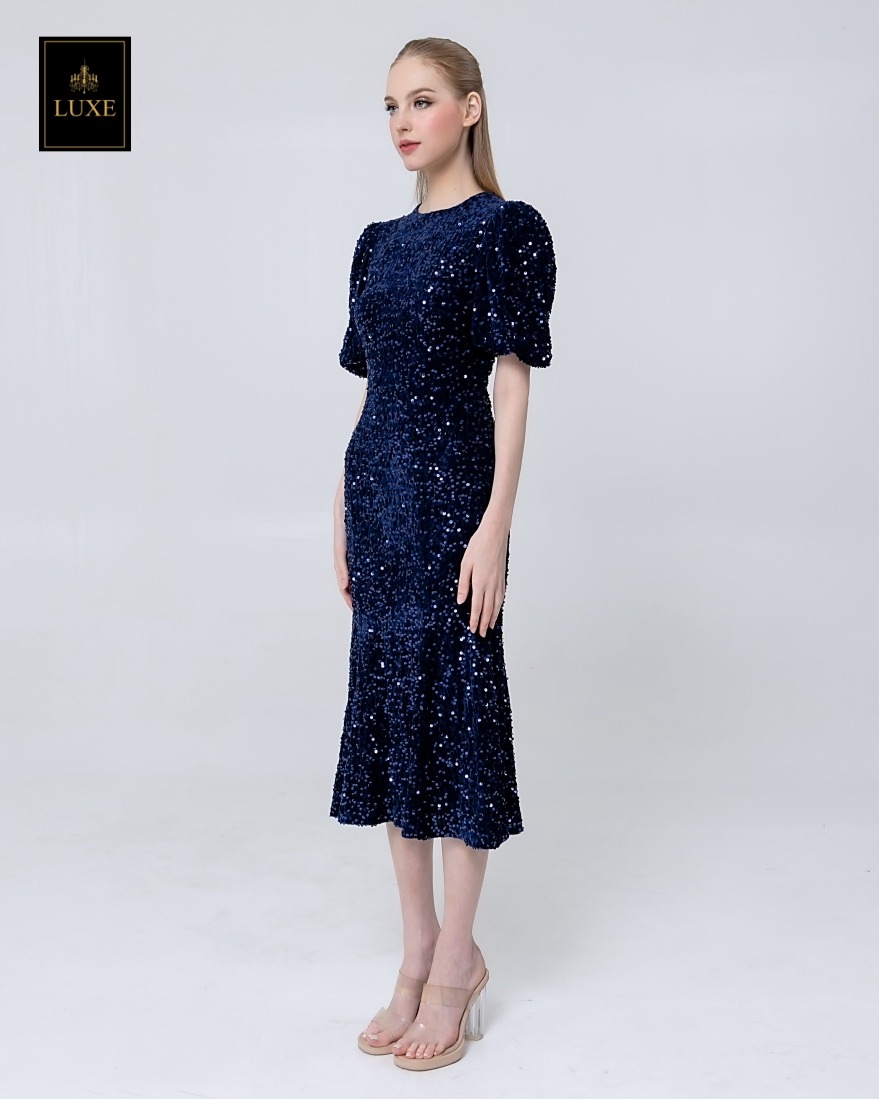 เดรสแฟชั่น เดรสเสื้อคอกลม แขนสั้นปลายแขนพอง ชายกระโปรงบานเล็กน้อย