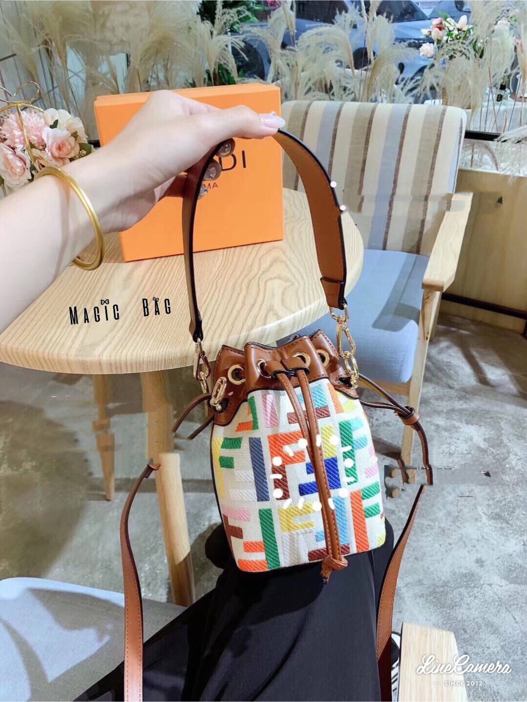 New FINDI กระเป๋า FINDI กระเป๋าสะพายข้างล่าสุดใหม่ล่าสุด งานชนช๊อป ปั้มทุกจุด งานสวยมากคะ งานเป๊ะคะรับประกันคุณภาพ