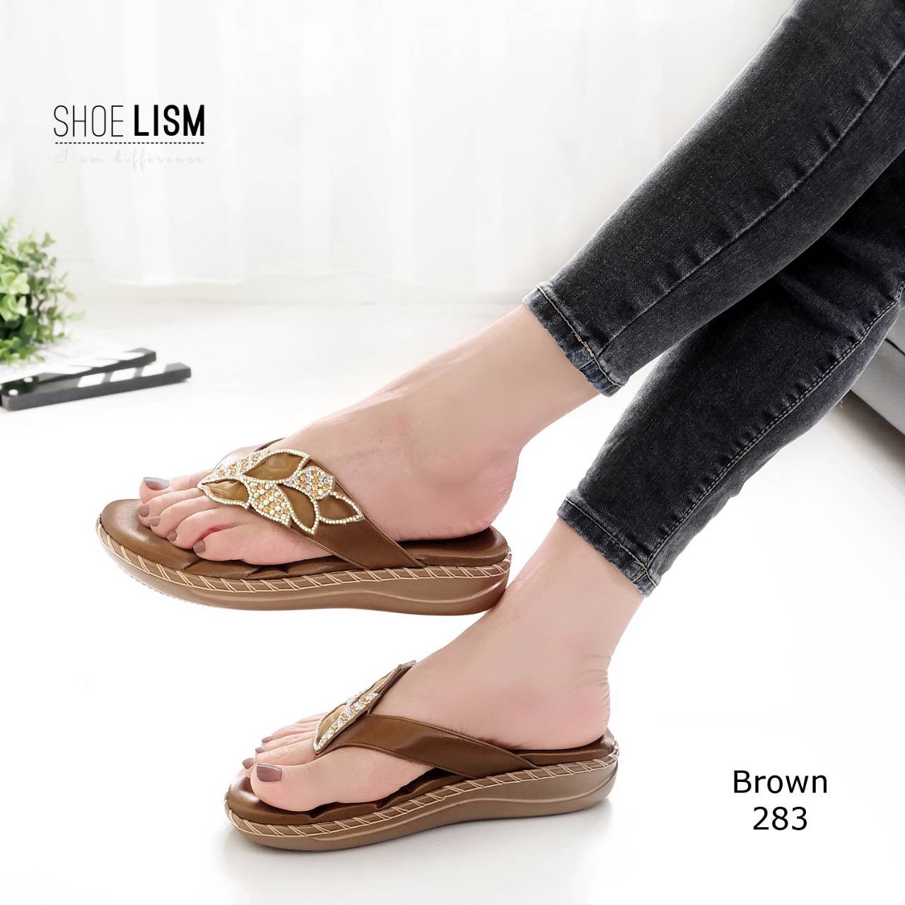 ของเข้าแล้ว รองเท้าพื้นนวมนุ่ม ดีไซน์เก๋แต่งอะไหล่ ส้นกันลื่นหนา แมท์เสื้อผ้าสวย ไม่อยากให้สาวๆพลาดกันเลยน้า