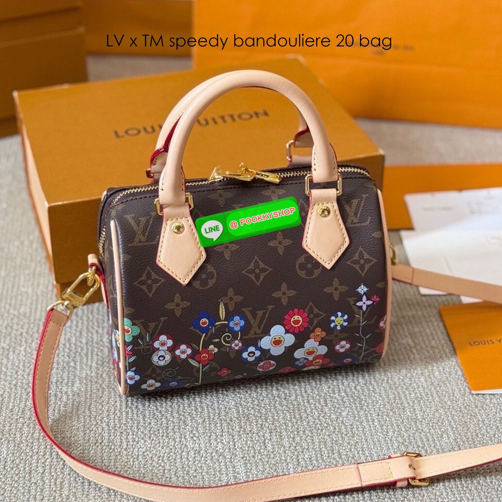 🕊️ พร้อมส่ง | LV x TM speedy bandouliere 20 bag Monogram Flowers กระเป๋าทรงหมอนใบเล็ก คอลแสนสดใสด้วยการตกแต่งลายพิมพ์ รุ่นดอกไม้หลากสี และเชอรี่ มาพร้อมกุญแจล็อค ขนาดกำลังดี กะทัดรัด เปิด-ปิดด้วยซิป สามารถเกี่ยวกุญแจล็อคได้ หูจับในตัว และมีสายสะพา