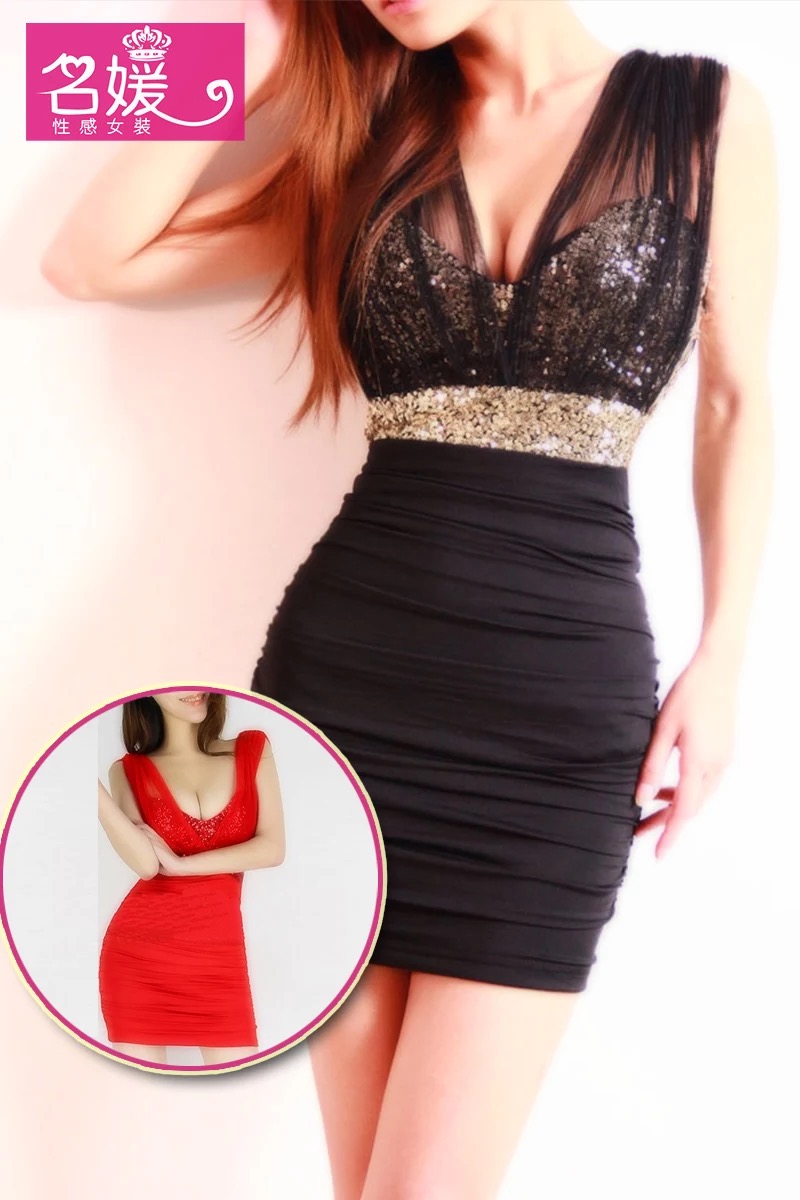 ชุด ปาร์ตี้ ชุดเที่ยว ชุดออกงาน เดรสสั้น คอวี แต่งเลื่อมทอง เกาะอกด้านใน เดรสเข้ารูป สีแดงด้านข้างเย็บสม็อคเพิ่มความเข้ารูป สวยเปรี้ยว เริ่ดมากคะ