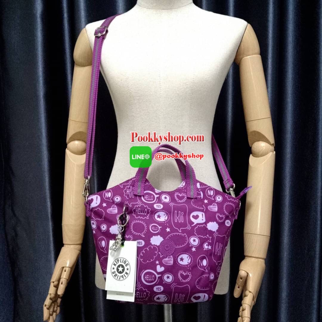 KILING NORI Handbag & Shoulder bag กระเป๋าถือหรือสะพายขนาดกลาง ทำจากวัสดุ ผ้า Nylonเคลือบ+Polyester น้ำหนักเบา จุดเด่นที่ช่องหลักมีขนาดใหญ่ พร้อมช่องซิปแยกย่อย สามารถใส่สัมภาระได้เยอะ มาพร้อมสายสะพายยาว สามารถปรับระดับได้ตามความต้องการ มีพวงกุญแจลิงห้อยตา