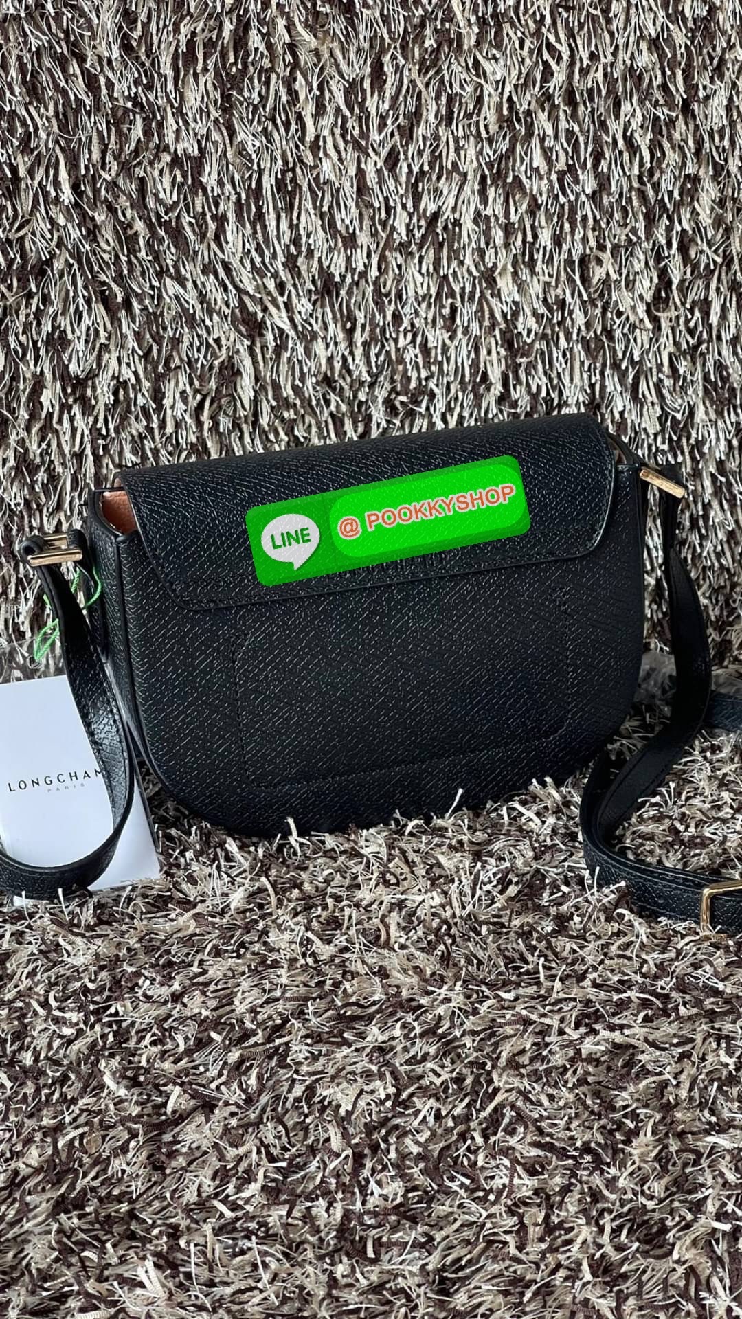 💕Longchamp Epure Crossbody Bag ด้วยรูปแบบที่ชวนให้นึกถึงฝาพับของ Le Pliage กระเป๋าสะพายข้างขนาดเล็กใบนี้มีทั้งความอ่อนเยาว์และความเป็นผู้หญิงในเสน่ห์ของมัน โดดเด่นด้วยรูปทรงกระเป๋าแบบอานม้า ยกย่องให้กับตำนานนักขี่ม้าของ Longchamp EPURE สายสะพายซึ่