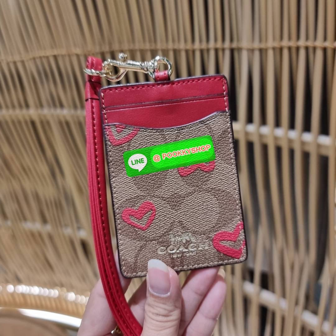 กระเป๋าใส่บัตรคล้องคอ Coach card holder ราคาพิเศษสุดๆ!!! ของหายาก!! ง่ายๆแบบไม่ธรรมดา!! คลาสสิคแต่มีดีเทลโดดเด่น!! กระเป๋าถนอมบัตร พร้อมสายคล้องคอ ดีไซน์ลวดลายสวย ดูดีทุกแบบ ใช้งานง่าย พกพาสะดวก จะใส่บัตรพนักงาน บัตรเครดิต บัตรปชช. ใบขับขี่ และบัตรอื่นๆที
