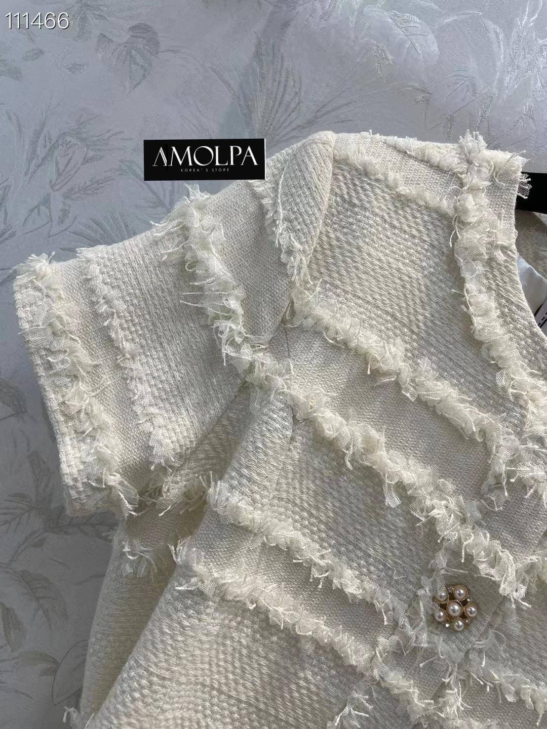 พร้อมส่ง !! DRESS CHANEL TWEED 2022SS ใหม่ล่าสุด งานสวยยตาแตกกค๊า กระดุมมุข ผ้าทวิตงานอย่างดี มาพร้อมสายเข็มขัดมุข กระดุมอย่างดี ใส่เข้ากันบอกเลยว่า สวยสุดๆ ห้ามพลาดเลยน๊า ป้าย Tag CHANEL