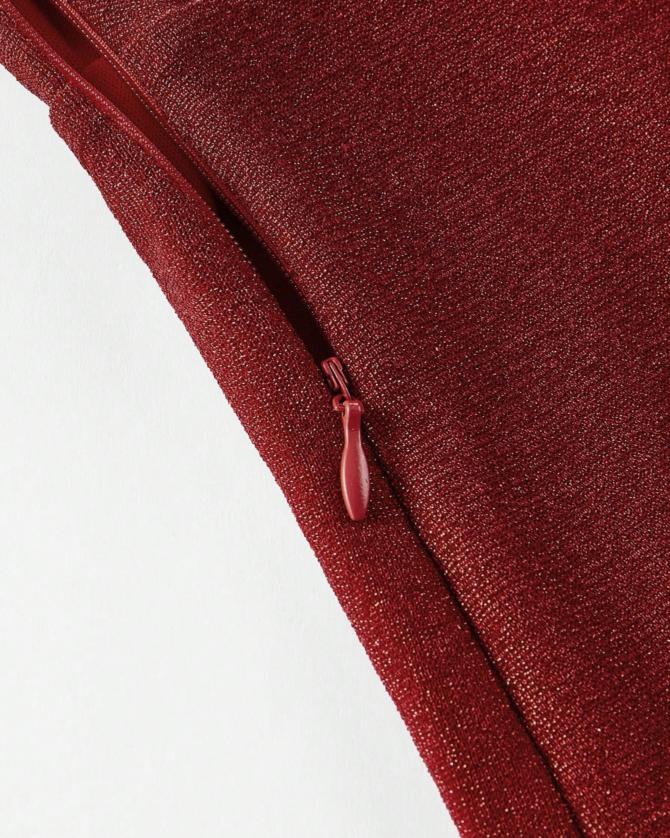 เดรสแฟชั่น แม็กซี่เดรสเสื้อแขนยาวคอวี ดีเทลด้านนอกเป็นคอถ่วง กระโปรงทรงสอบผ่าข้าง