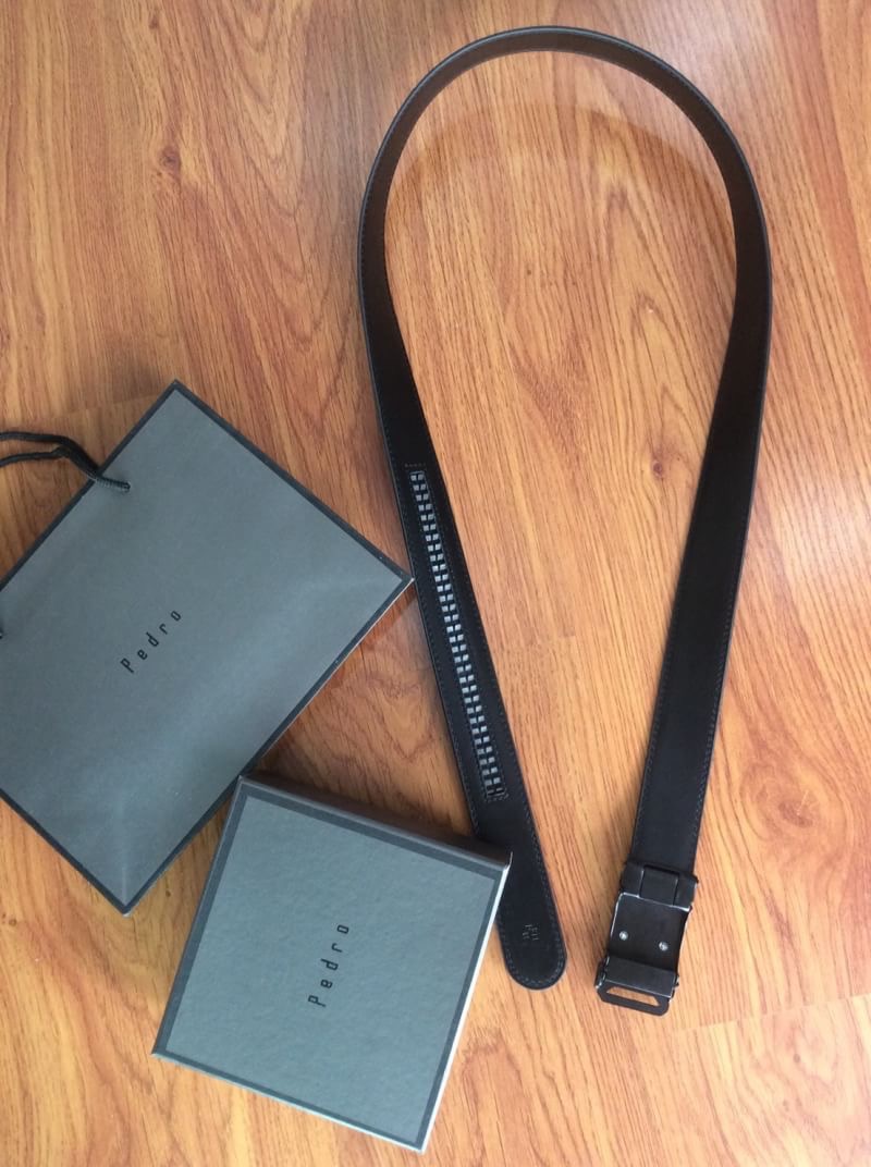 DON'T MISS! PEDRO MEN LEATHER BELT (Free Size) เข็มขัดหนังรุ่นใหม่ล่าสุดจาก PEDRO MEN หัวเข็มขัดโลหะอะไหล่ดำ แบบเรียบ โลโก้แบรนด์ที่หัวเข็มขัด คุณภาพดีตามแบบฉบับของแบรนด์ สายเข็มขัดหนังเรียบสีดำ สายปรับใช้เข้าได้กับทุกชุด มาพร้อมกล่องและถุงกระดาษแบรน