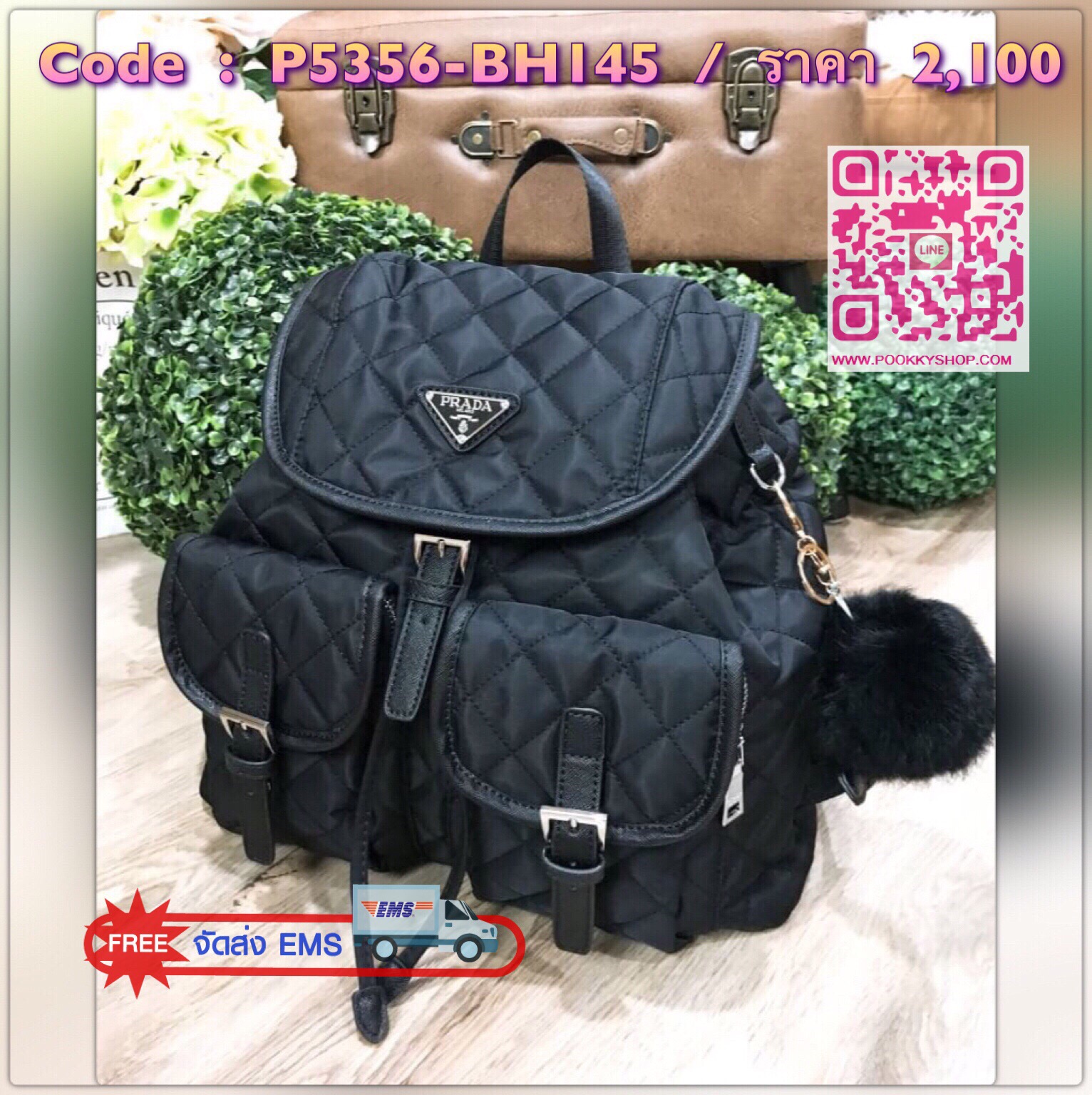 NEW ARRIVAL! PRADA NYLON BACKPACK WITH POCKET พรีเมี่ยมกิ้ฟจากเคาน์เตอร์แบรนด์รุ่น Limited วัสดุ Nylon เนื้อหนาลายตารางคุณภาพดีตามแบบฉบับของแบรนด์ ด้านหน้ามีโลโก้แบรนด์อะไหล่เงินมี Pocket หน้า2ช่อง หัวซิปและอะไหล่ปั้มแบรนด์ มาพร้อมพวงกุญแจปอมปอมสีดำถอดเเย