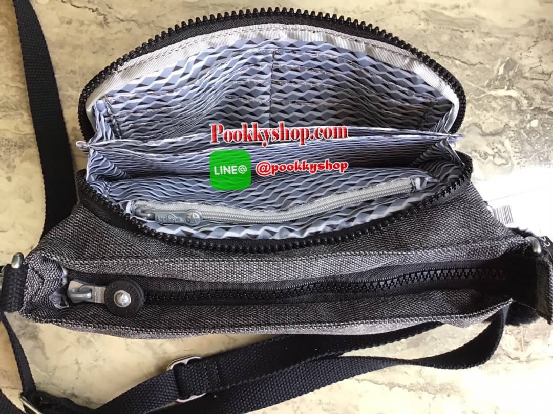 Kipling milos crossbody bag (K13696) กระเป๋าสะพายข้าง crossbody ขนาดกำลังดี มี 2 สาย สายสะพายสั้น ถือเป็นทรงพอรช์(pochette)ถอดเปลี่ยนสลับกับสายยาวได้ มีช่องซิปใช้งาน3ช่อง 2ช่องใหญ่ภายในมีเล็กแยกเป็นสัดส่วน ใส่มินิไอแพค กระเป๋าสตางค์ยาวได้ ด้านหน้ามีช่องซิ