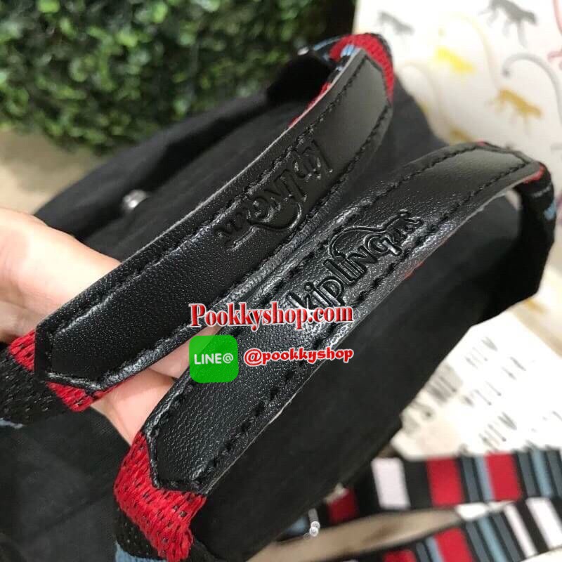 NEW ARRIVAL! KIPLING 2WAYS MINI BACKPACK กระเป๋าสะพาย 2Ways วัสดุ Nylon & Polyester 100% มีหูหิ้วปั้มแบรนด์เเละสายสะพายยาวหลากสีเลื่อนปรับได้ถอดได้ สามารถถือหรือสะพายได้หลายแบบไม่จำเจ จะสะพายไหล่ สะพายเฉียง Crossbody หรือจะคล้องสายเป็นเป้สะพายหลัง Backpac