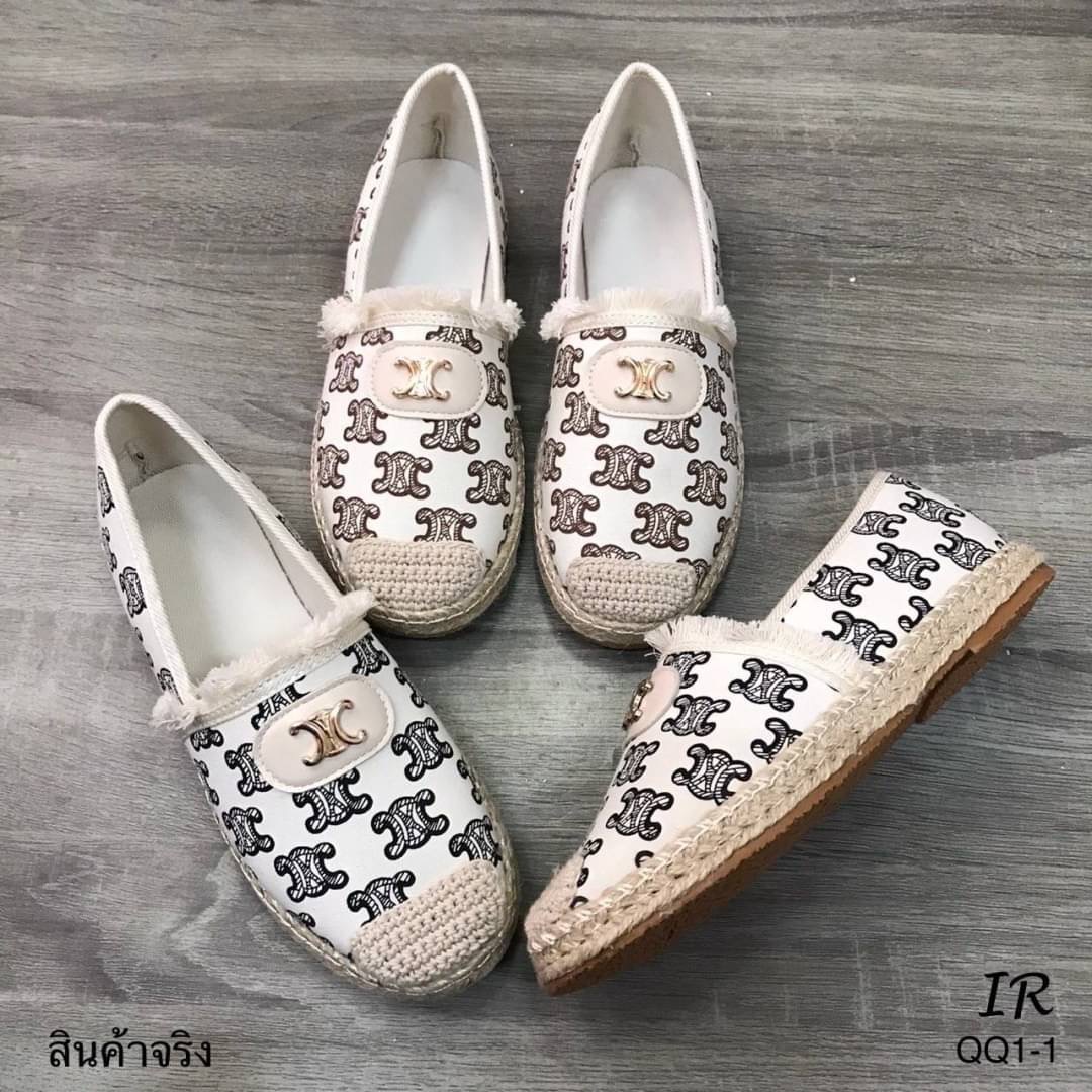 รีพีทแบบขายดี พร้อมส่ง ปีนี้ ใครไม่รู้จัก Loewe คือ พลาดมาก แบรนด์ดัง จากเยอรมัน ผ้าแคนวาสดีเทลลายสวย แต่งอะไหล่ สวยมาก แกรนมาก น่ารักมาก ปีนี้