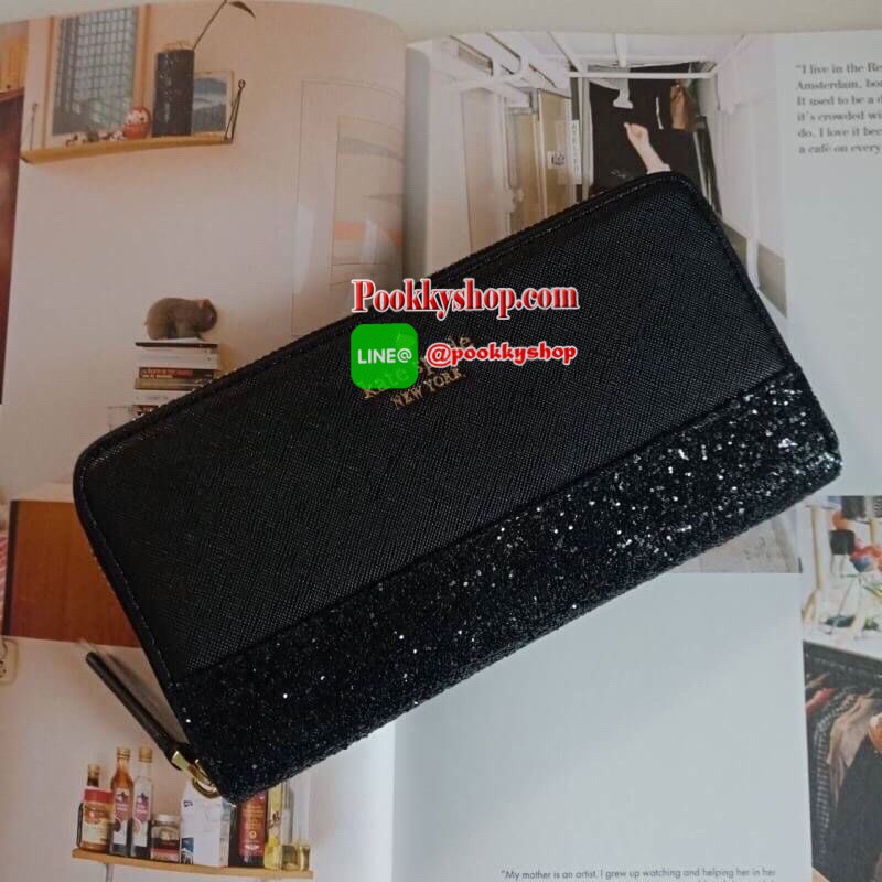 อัพเดตสินค้ามาใหม่!!! พร้อมส่งครบสี ถือแล้วหรูมาก รับทรัพย์เต็มกระเป๋า กระเป๋าสตางค์ใบยาวซิปรอปยี่ห้อ KATE SPADE SAFFIANO&GLITTER BAG กระเป๋าเงินหนังลาย SAFFIANO ตัดกับกลิตเตอร์ลายด้านล่าง อะไหล่สีทอง น้ำหนักเบา ด้านในมีช่องซิปใส่เหรียญ ใส่บัตร ใส่ธนบัตรไ