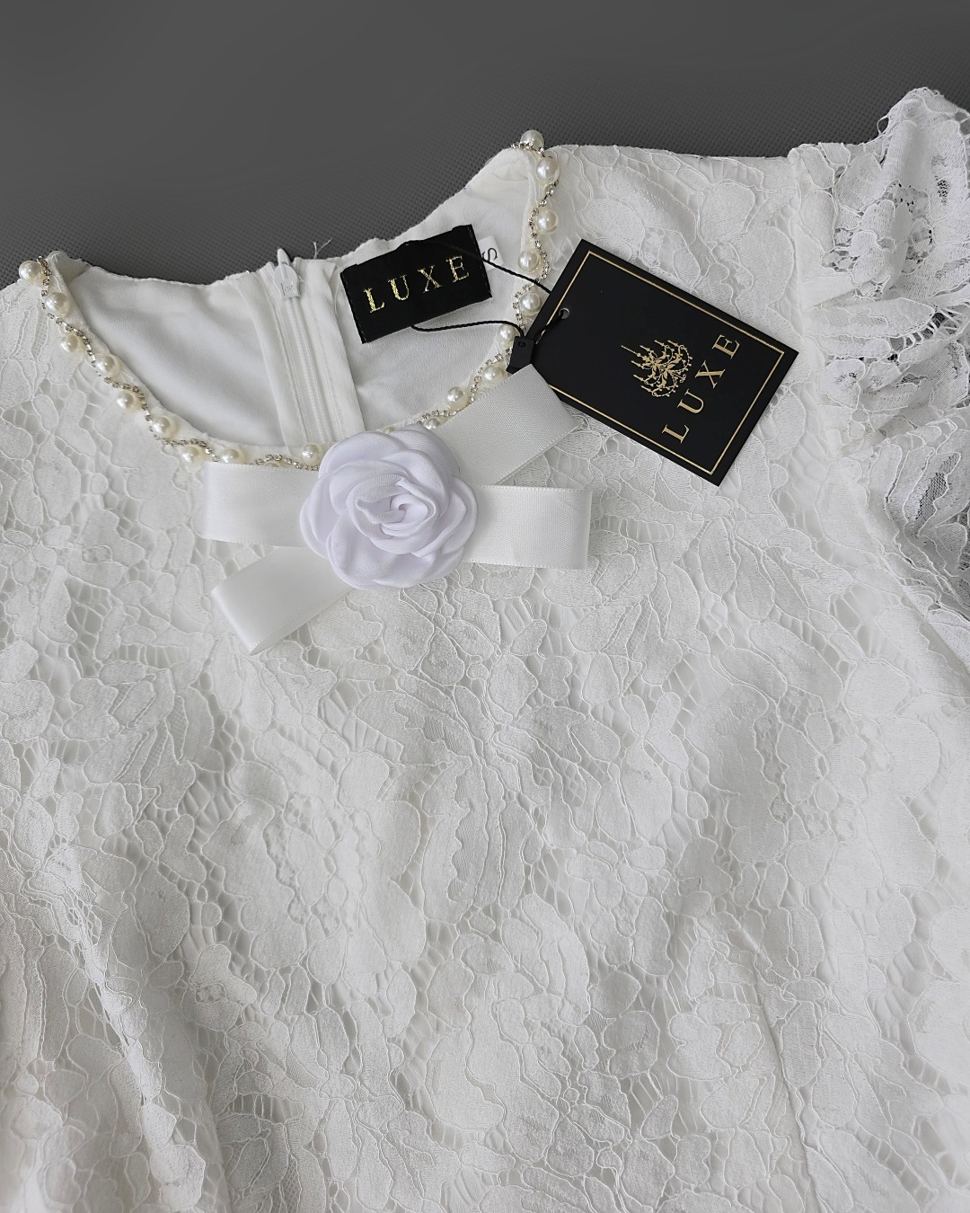 ชุดเซทแฟชั่น เซ็ทเสื้อคอกลมแขนสั้น+กระโปรงทรงสอบ