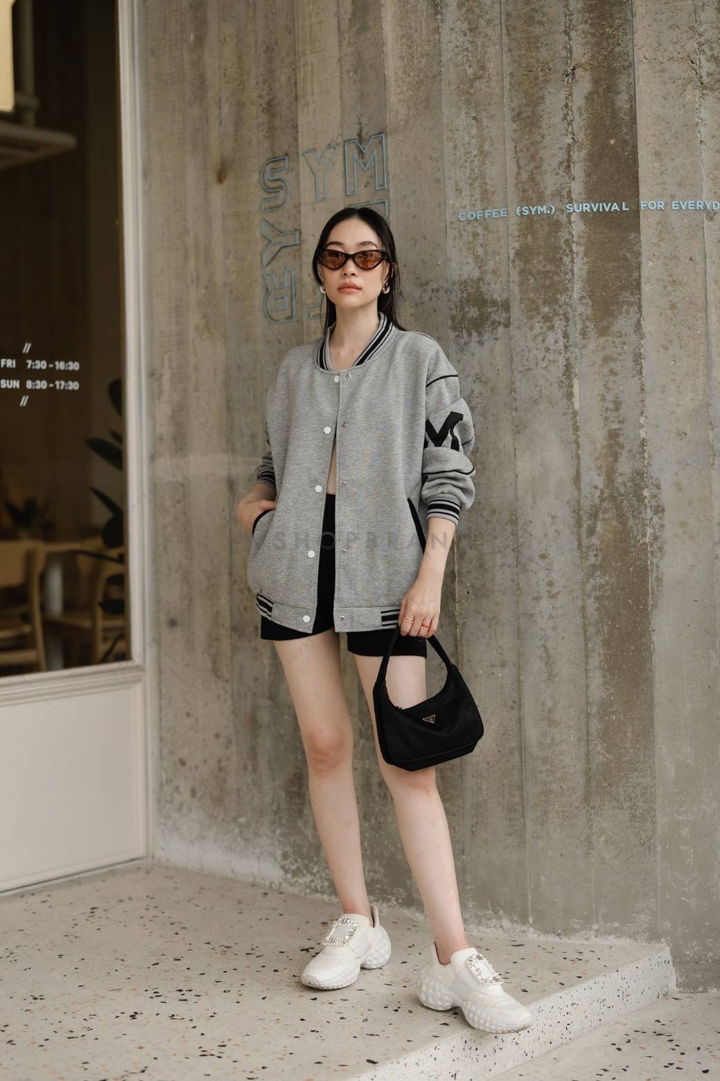 เสื้อแจ็คเก็ตเบสบอล ปักตัว M (กระเป๋าข้างใช้ได้จริง) สไตล์สาวสตรีท รุ่นนี้ผ้าเนื้อดีมากก ใส่แมทซ์กับเสื้อยืดเท่ ๆ สวยลงตัวมากค่ะ