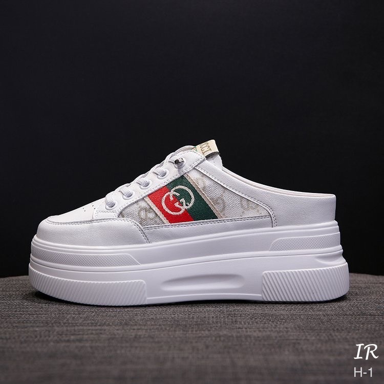 แบบขายดีมาก!!! พร้อมส่ง งานนำเข้า ผ้าใบโกงความสูงหนังพียูนิ่มลายตัดต่อลายแบรนด์ดังแบบสวมเปิดส้นใส่ง่ายมากค่า พื้นนิ่ม รองพื้นถอดได้ สูง 6 ซม. งานดี ใส่สวย การันตีจ้า