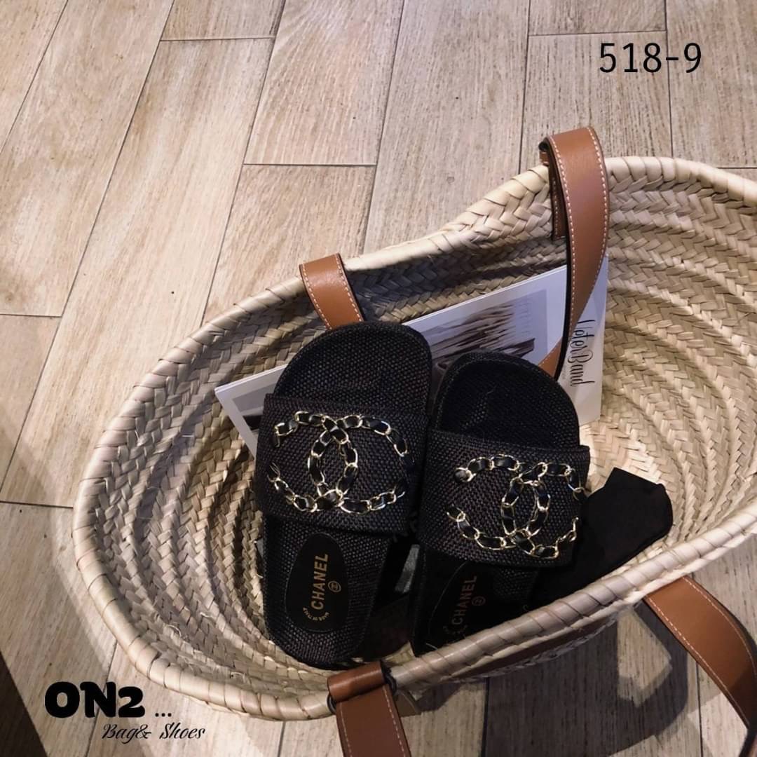 รองเท้าแตะchanel หน้าแต่ง อะไหล่โซ่รอย cc สวยมากค่ะ ผ้ากระสอบ collection ใหม่ เพิ่มความ ชิคไปอีก ภายในบุนวม ใส่สบายมาก