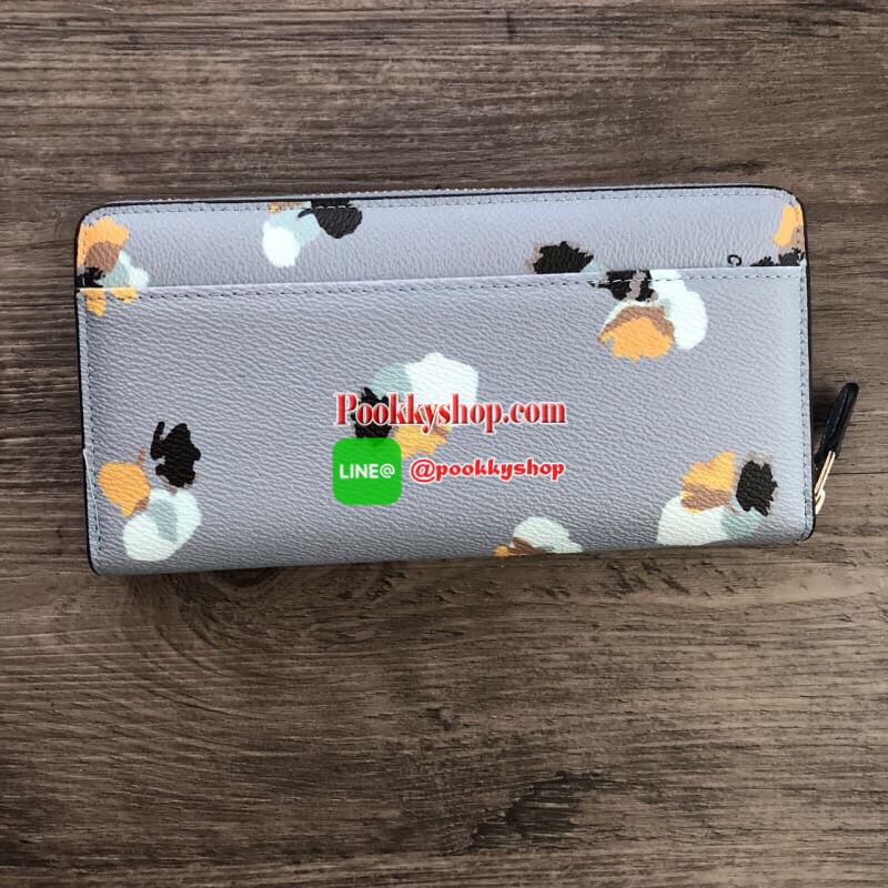 COACH Accordion Zip Wallet in Floral Print Coated Canvas กระเป๋าสตางค์ใบยาว เปิด-ปิดกระเป๋าด้วยซิปรอบ ด้านในมีช่องใส่บัตร ช่องใส่ธนบัตร และช่องซิปใส่เหรียญค่ะ ด้านหลังมีช่อง 1 ช่อง