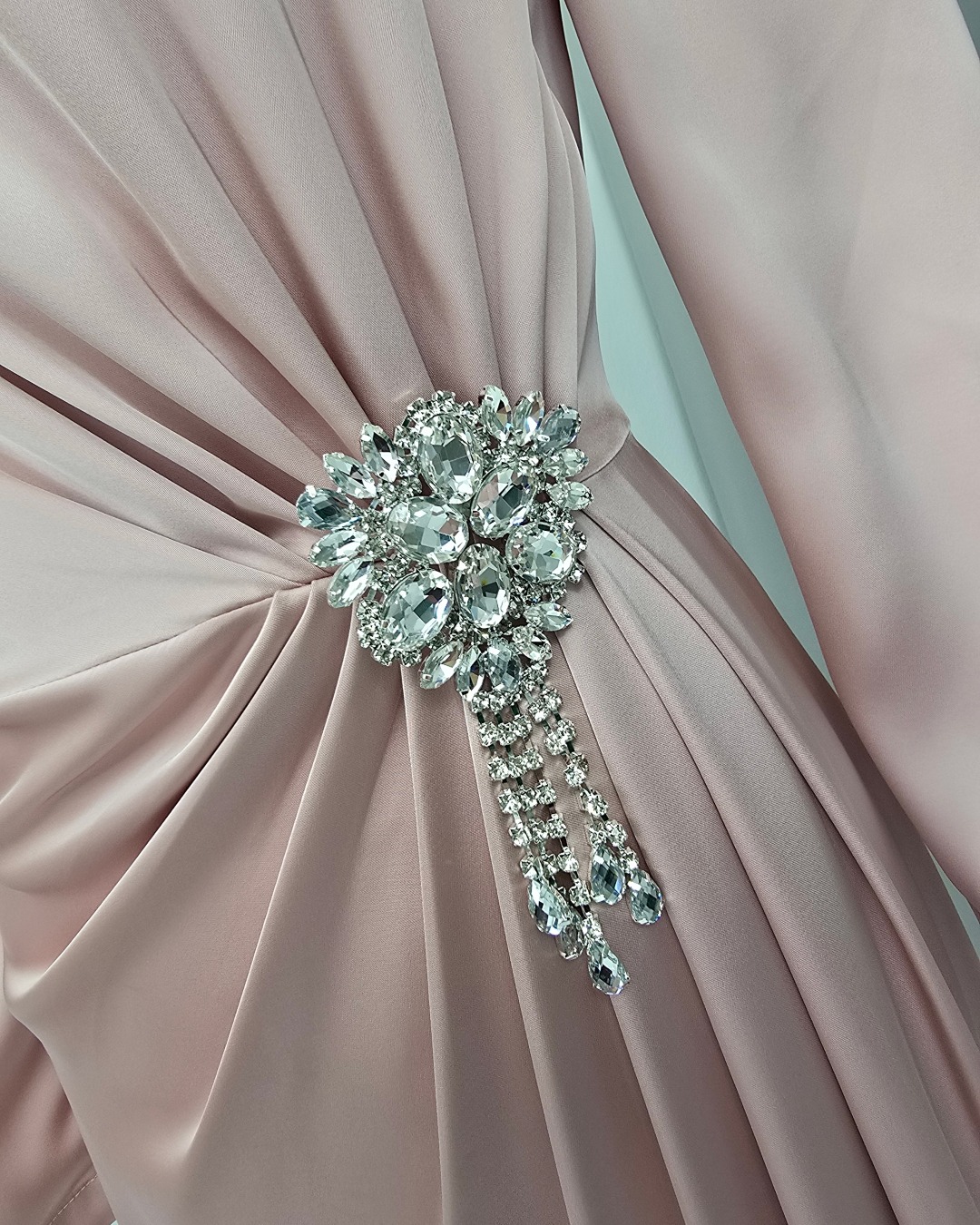 เดรสแฟชั่น แม็กซี่เดรสเสื้อคอกลมแขนยาว กระโปรงยาว ชายกระโปรงบาน