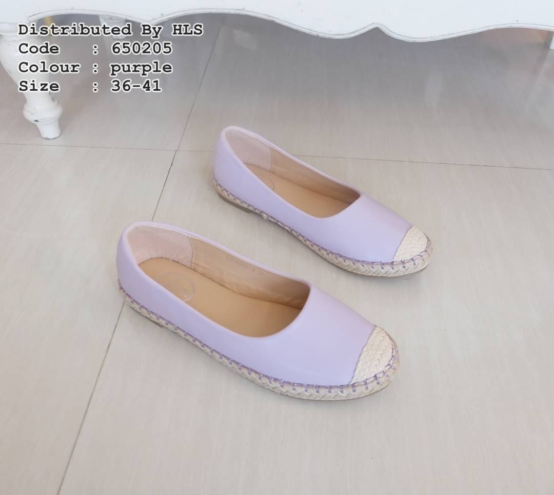 แบบใหม่ มาแล้วคะ พร้อมส่งคร่าา รองเท้าแฟรชเตี้ย ทรงหัวมน ขอบเชือกป่าน หนังสีพลาสเทล สวยมากๆ พื้นนิ่มๆ พื้นยางพารากันลื่น ใส่สบายมากๆ ใส่สบายๆๆชิวๆ