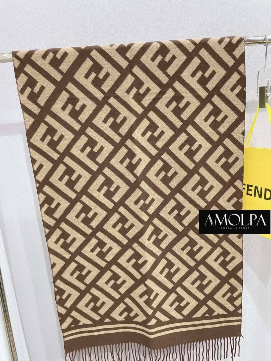 ผ้าพันคอ FF ผ้าหนานุ่มแน่นๆ เนื้องานละเอียด เกรดพรีเมียม ค่า ห้ามพลาดเลยน๊า NO BOX