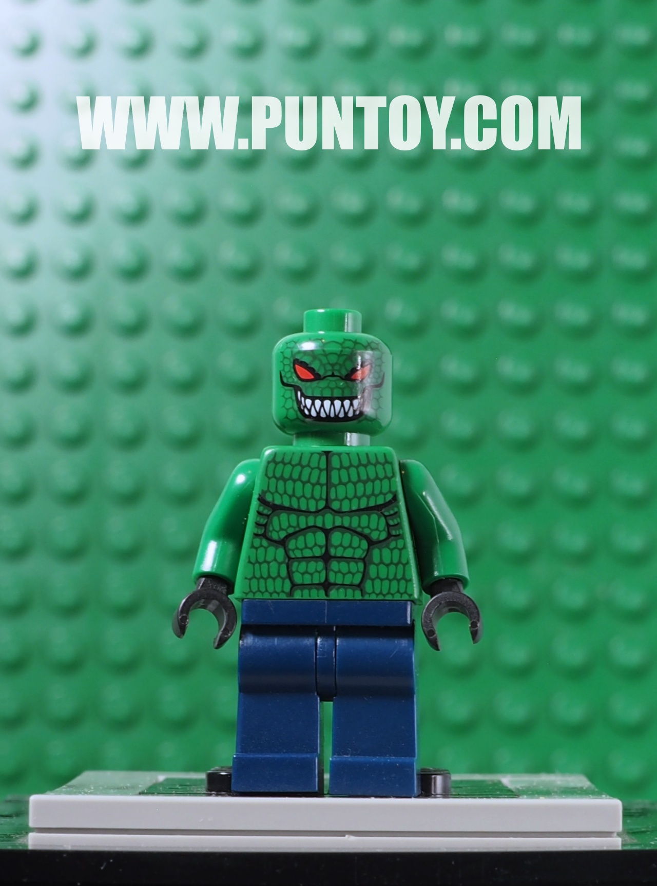 bat008: Killer Croc ด้านหลังเป็นรอย