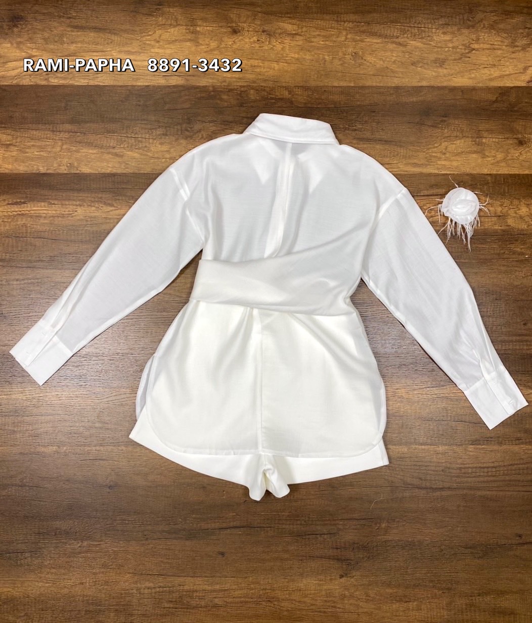 ชุดเซทแฟชั่น เสื้อเชิ้ตสีขาวเนื้อผ้าสวยอย่างดี++กางเกงขาสั้นสีขาว