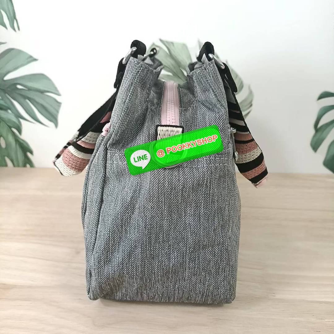 Kipling Damen Orelie Henkeltasche handbag กระเป๋าถือหรือสะพาย ขนาดกลาง วัสดุ Nylon 100% หูถือสูง 7 นิ้ว สายสะพายยาว สายสะพายยาว 126ซม. มีช่องแยกใช้งานหลายช่อง ประกอบด้วย -ด้านหน้า ช่องซิปลึกถึงฐานกระเป๋า -ด้านหลัง ช่องซิปลึกถึงฐานกระเป๋า -ช่องใช้งานหลักด้