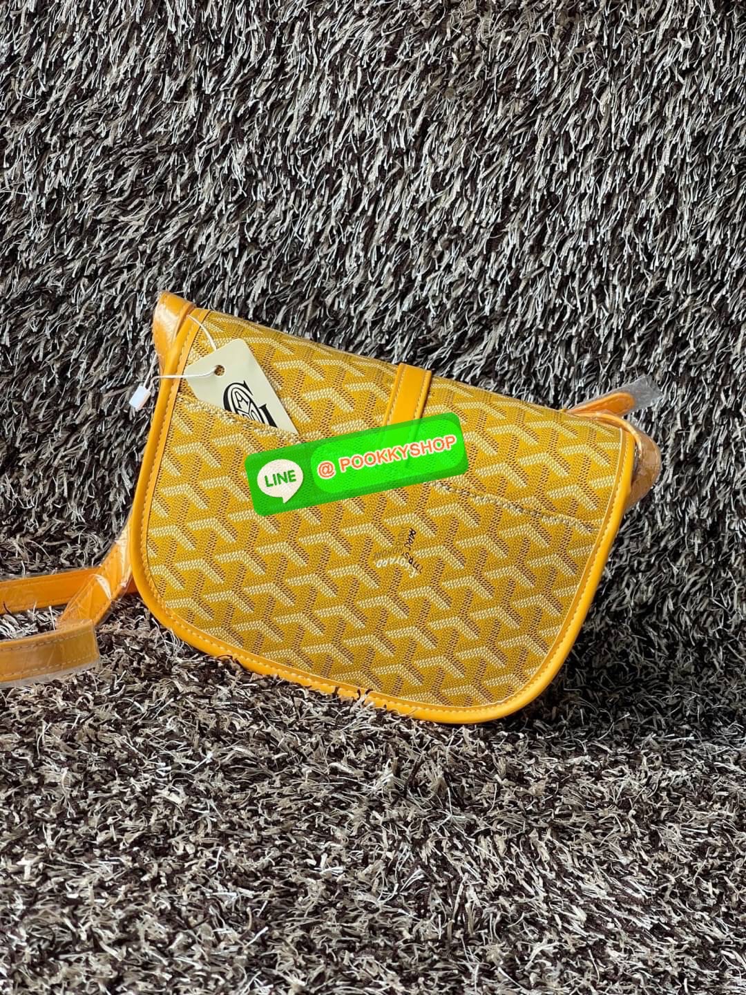 💕 Goyard belvedere pm แบรนด์ดังจากฝรั่งเศส เรัยบหรูแต่ดูสง่า สะดุดตาด้วยลายเฉพาะตัว วัสดุที่นำมาตัดเย็บกระเป๋าเป็นวัสดุผ้าใบ Canvas ที่มีชื่อเรียกว่า “Goyardine” ซึ่งเป็นผ้าใบที่เป็นการผสมผสานระหว่างผ้าฝ้าย (Cotton), ผ้าลินิน (Linen) และ ผ้าป่าน (