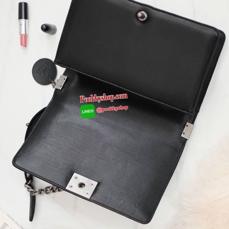 พร้อมส่งไม่ต้องรอค่า รุ่นขายดีมาก 👍👜 BestSeller! Keep chain large shoulder bag กระเป๋าทรงยอดฮิตคะ รุ่นนี้รับประกันความสวย คอลเลคชั่นใหม่ตัวกระเป๋าทำมาจากหนัง Microfiber เนื้อดี สวย ทน ขึ้นกว่าเดิมเยอะ !!