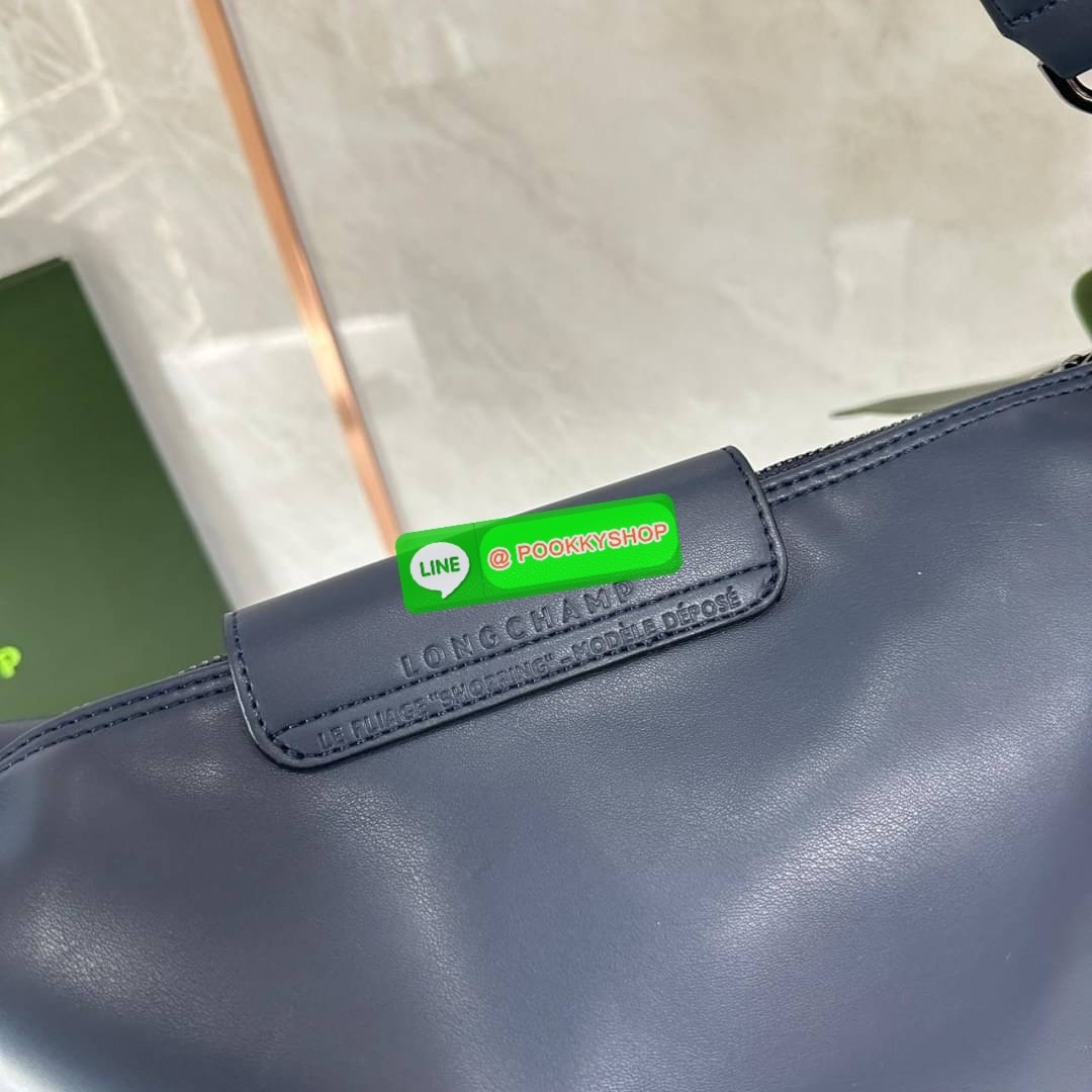 LONGCHAM LE PLIAGE XTRA Hobo bag M กระเป๋าสะพายไหล่ HOBO ออกแบบเพื่อให้ดูเรียบหรูหรา มีความสง่า รูปทรงเก๋ไก๋ วัสดุหนังแกะนิ่มมือ สายสะพายไหล่ปรับระดับได้และถอดออกถือได้ เปิด- ปิด ด้วย ซิป ภายใน ช่องโล่งกว้าง มีช่องซิปแยก ใบใหญ่สามารถใส่ของได้เยอะคะ