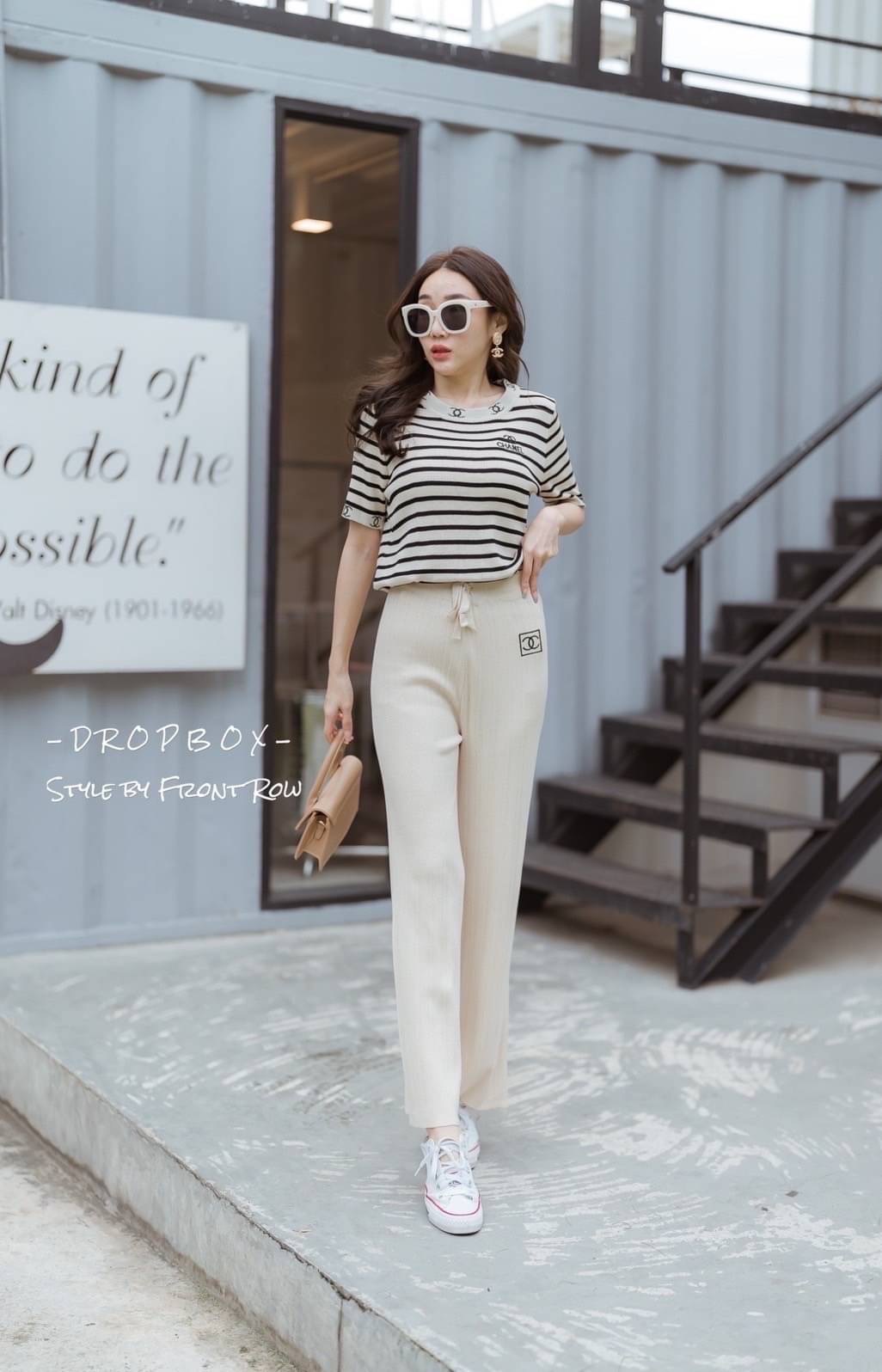 DROPBOX Style by Front Row CC Knitting Set มาคะสาวๆ เซ็ตไหมพรมเสื้อเเขนสั้นทอลายริ้ว และมีโลโก้ cc มาคู่กับกางเกงไหมพรมสีพื้นผ้าร่อง ใส่มาดูสวยแพงมากๆ