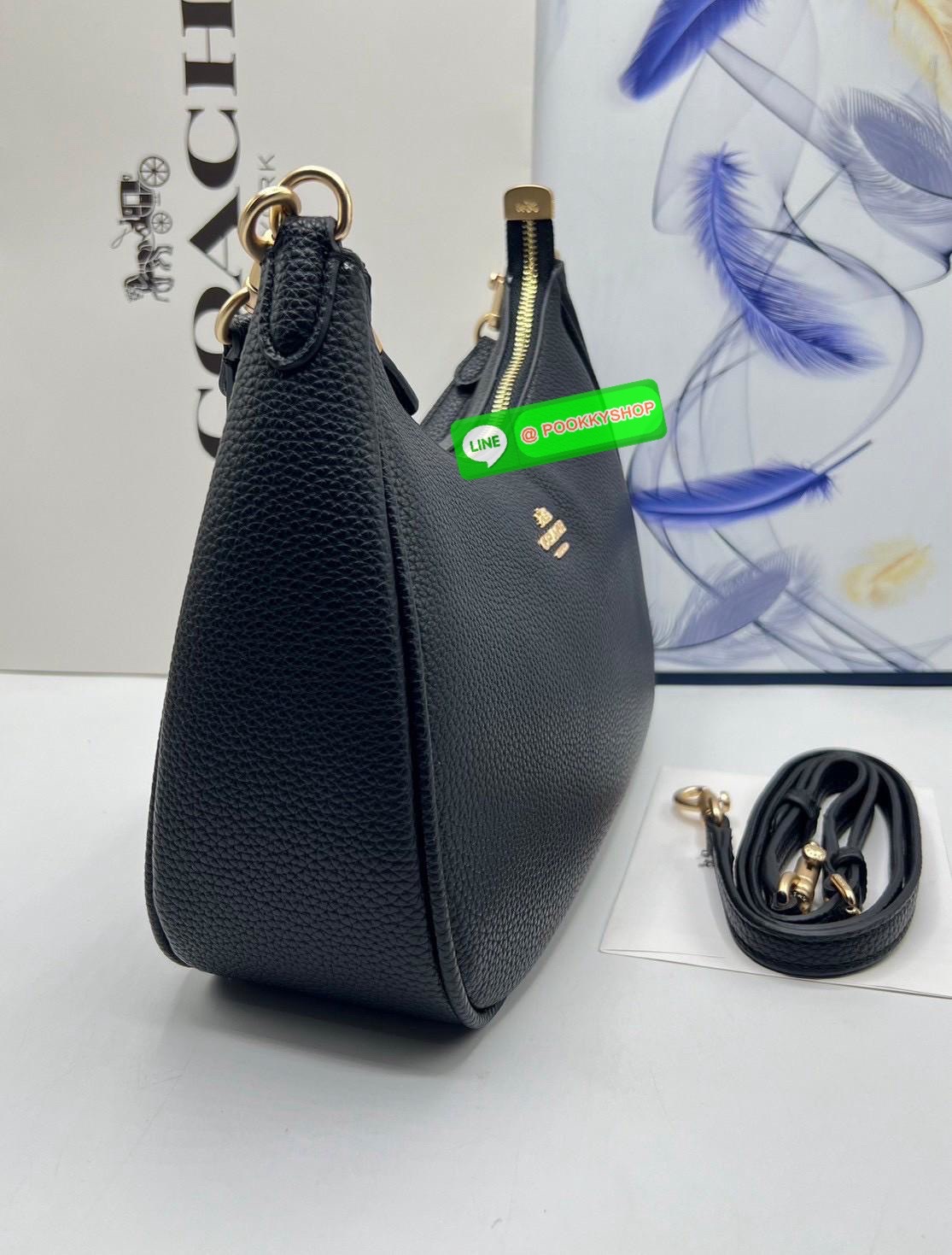 Coach Teri Hobo In Signature Canvas กระเป๋าคล้องไหล่และสะพายข้าง วัสดุแคนวาส+หนังแท้ เปิด-ปิดกระเป๋าแบบซิป ภายในโล่ง มีช่องซิป1ช่อง ช่องใส่ของจุกจิกอีก1ช่อง ด้านหลังมีช่องซิป1ช่อง มีสาย2เส้น สำหรับคล้องไหล่และสะพายข้าง