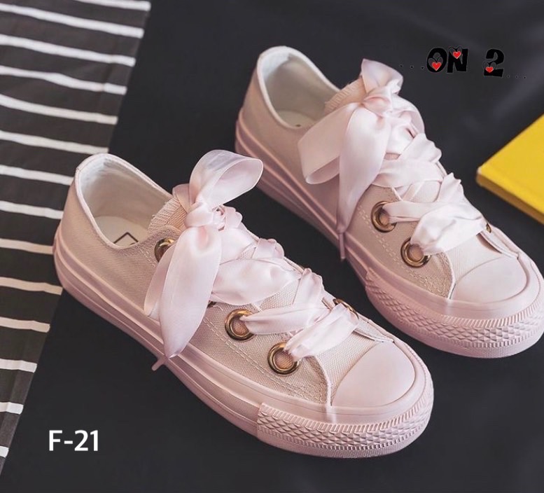 รองเท้าผ้าใบสีพาสเทลหวานงานสไตล์แบรนด์ สายริบบินผูกโบ งานน่ารักเกาหลีมากกก มี 3 สี
