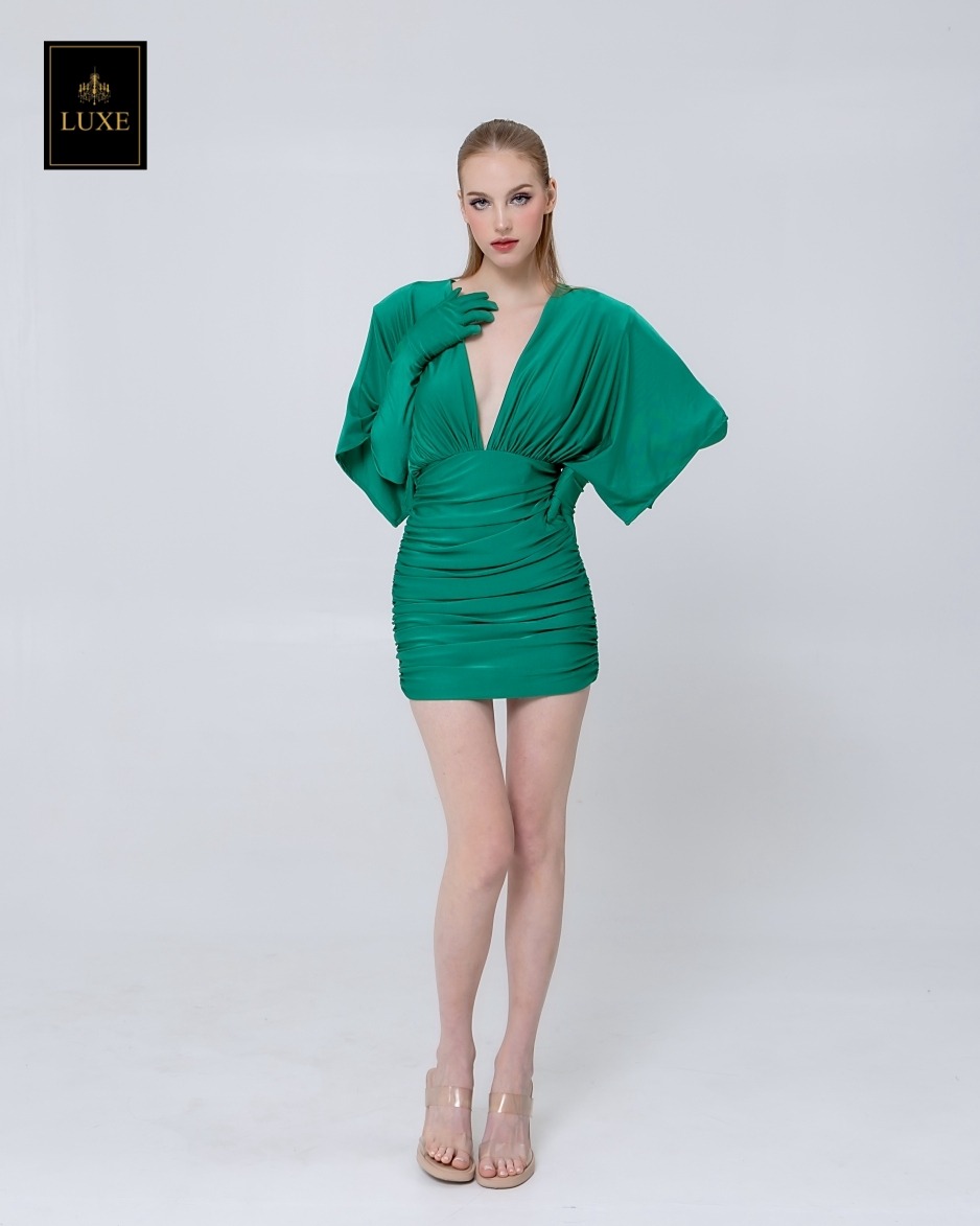 เดรสแฟชั่น เดรสกระโปรงเข้ารูป เสื้อคอวีแขนในตัว มาพร้อมถุงมือยาว