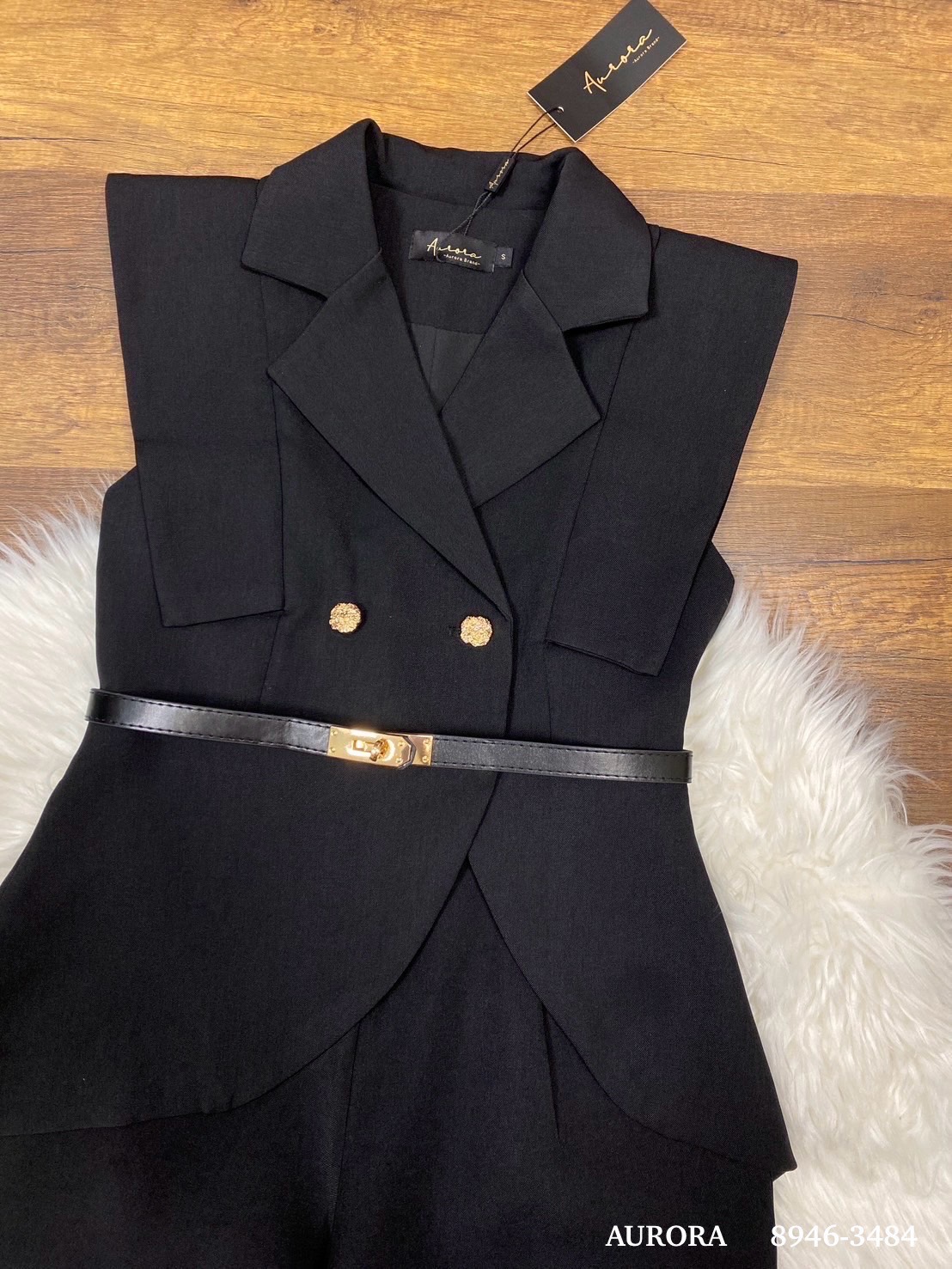 ชุดเซทแฟชั่น เซตสีดำ เสื้อดีไซน์เก๋ กระดุมหน้าสีทอง สวยหรูโดดเด่น ซับในอย่างดีทั้งตัว