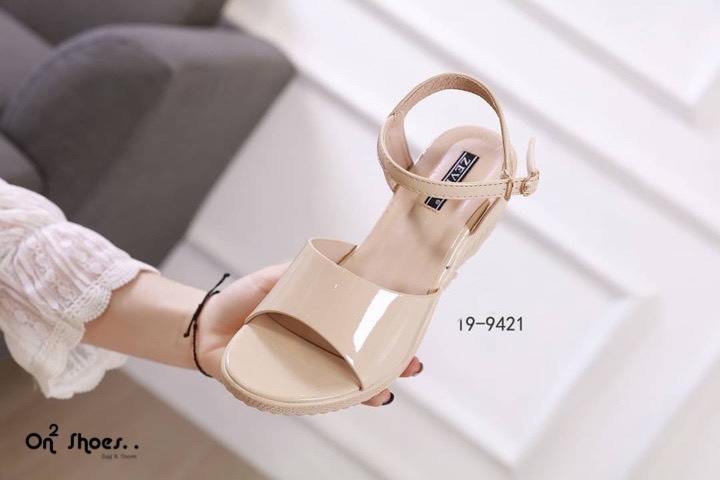 comfort shoes รองเท้าส้นสูงแบบสวมสูงกำลังดี งานเพื่อสุขภาพรัดส้นแบบเสริมส้นงานสไตล์เกาหลี พื้นนิ่มมาก น้ำหนักเบาใส่สวยกระชับ งานแนวๆน่ารักคลูๆดูดีคะ มา3 สีจ้า