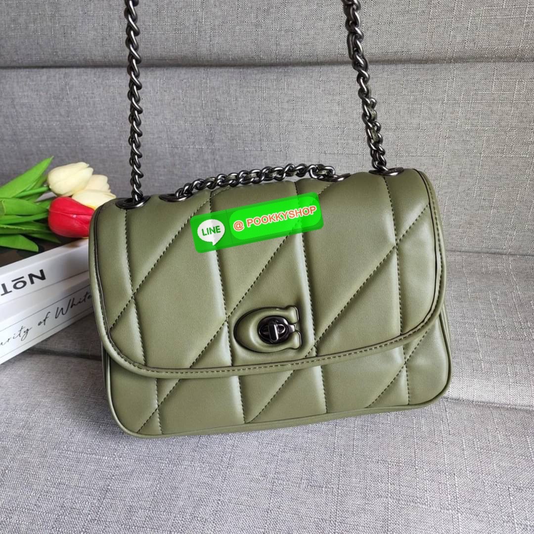 COACH Pillow Madison Shoulder Bag With Quilting (COACH C8560) สวยหรูมงลงมากแม๊ กระเป๋าสะพายข้าง คอสบอดี้ หรือสะพายไหล่คู่ สายโซ่สวยหรู วัสดุหนังแท้นิ่มมือ สัมผัสแล้วรับรองหลงเลยคะ ตัวล็อคแบบ Turnlock มีซับในผ้า ภายในช่องโล่ง มีช่องซิปแยก ด้านหลังกระเป๋ามี