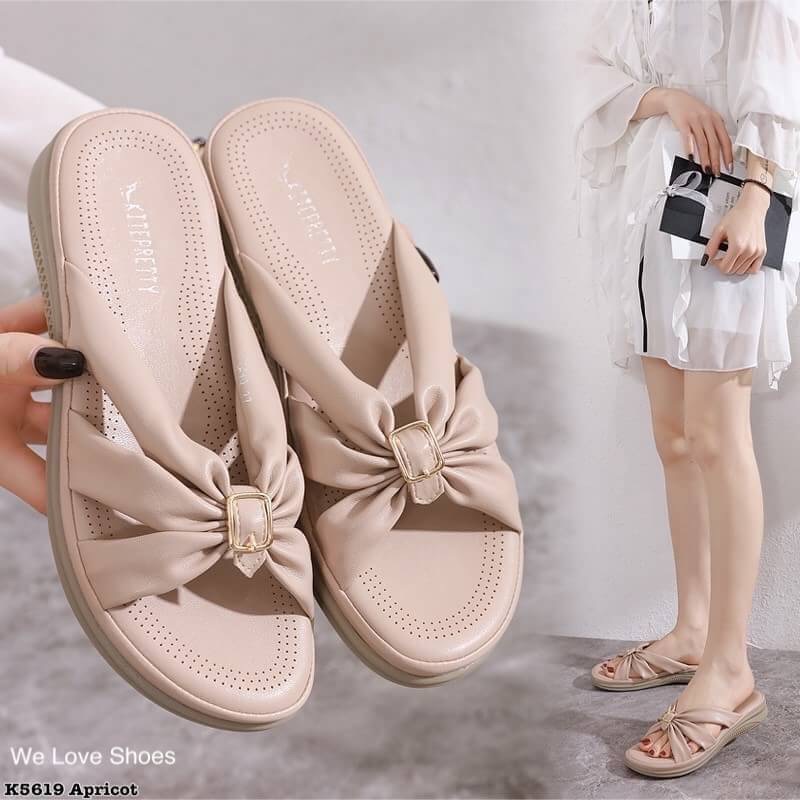 พร้อมส่ง รองเท้าลำลองแตะเพื่อสุขภาพส้นเตี้ย วัสดุเป็นหนังนิ่ม พื้นบุนวมนุ่ม สวมใส่สบาย เก็บปลายเท้า ใส่สวยสุดๆ