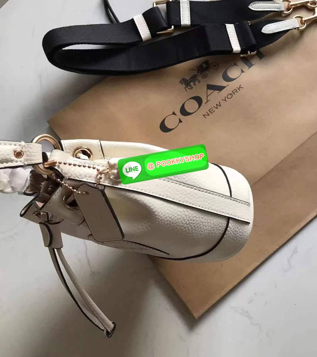 New arrival! 🌈น้องใหม่ล่าสุด สวยหรู ดูดีมากๆค่ะ! COACH DEMPSEY DRAWSTRING BUCKET BAG ((C4100//C4102)) พร้อมส่งที่ไทยค่ะ! กระเป๋าทรงขนมจีบ หนังแท้นิ่มสวยมากๆค่ะ จุดเด่นด้านหน้าปั้มโลโก้แบรนด์ ปากกระเป๋าแบบหูรูดใช้งานง่าย ภายในสามารถใส่ของจำเป็นในชี