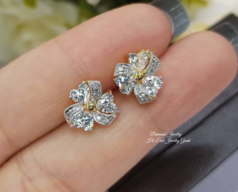 New Arrival !!!!!!!! ต่างหูเพชรสวิสแท้ ดีไซน์กังหันตกแต่งด้วยเพชรรูปหัวใจ ทรงสวยน่ารักกก สวยเริ่ดดมว้ากกก เพชรวิ้งที่สุดในสามโลกคะ เพชรเด้งไฟมากๆ ใส่ออกมาทรงสวยน่ารักมากๆค่ะ ใส่เป็น everyday look ได้เลยจ้า