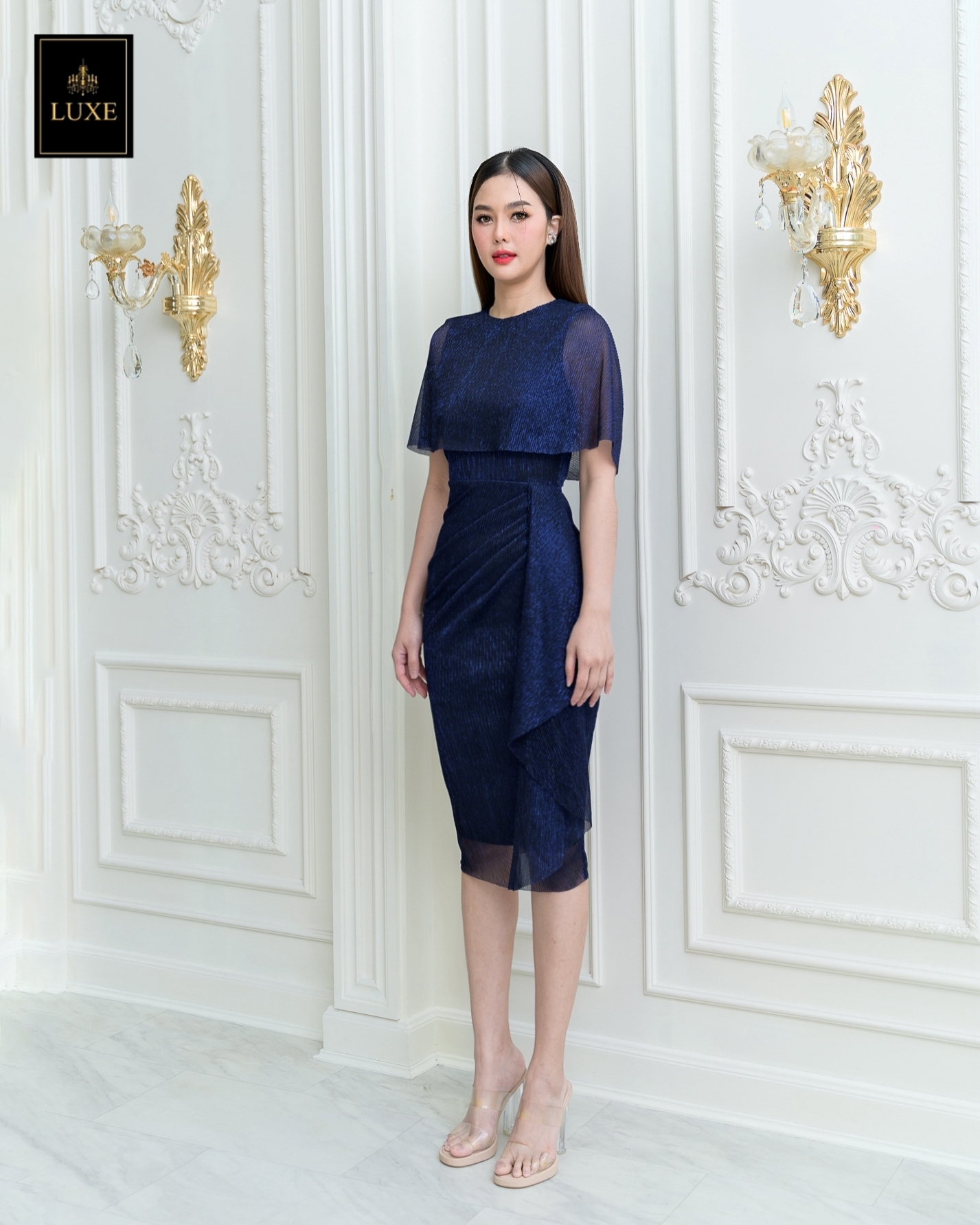 เดรสแฟชั่น เดรสเสื้อคอกลมแขนกุด ดีเทลเป็นเสื้อคลุมไหล่ในตัว