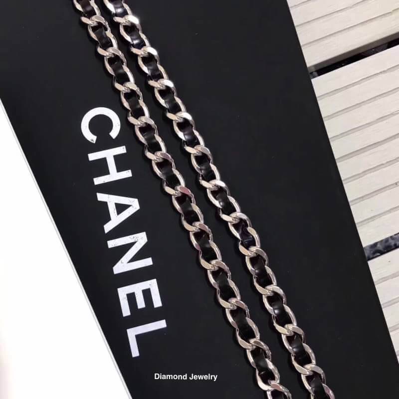 Hi-End Quality !!!! Chanel Necklace สร้อยคอชาแนล งานซุปเปอร์ไฮเอนคะ อะไหล่ งานเกรดแพงที่สุดในตลาด น้ำหนักใกล้เคียงของจริงที่สุด งานอย่างดี อะไหล่เงาวับ วิ้งมาก หอมกลิ่นหนังแท้ทุกตัว สั่งผลิตจากต้นแบบแท้ ดาราเซเลปใส่กันแทบทุกคน ใส่ได้ตลอดไม่ตกเทรน เข้ากับท