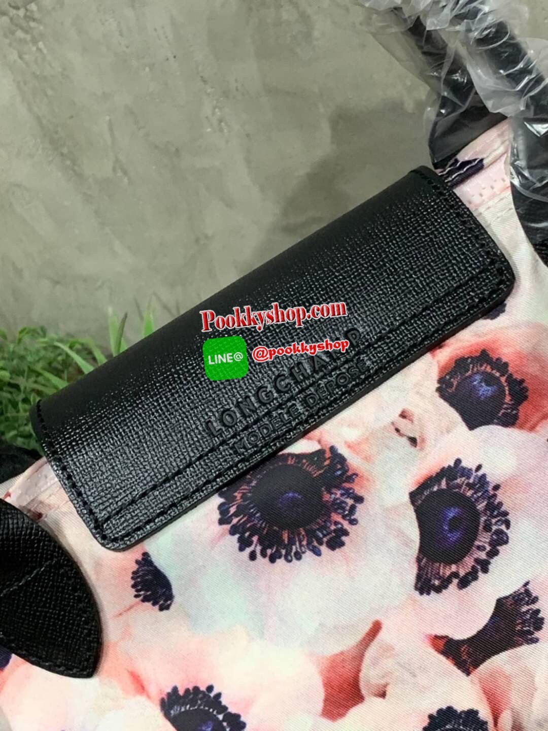 💕Longchamp Le Pliage Anémone Small &Medium อีกหนึ่งคอลเลคชั่นแบบสไตล์ Neo แบบพิมพ์ลาย ลวดลายบนกระเป๋าได้แรงบันดาลใจมาจากหญิงสาวปารีเซียงผู้หลงใหลในศิลปะ สื่อถึงเสน่ห์ของผู้หญิง วัยเยาว์ และความสดใส ได้อย่างแท้จริง นั่นคือ ดอกแอนนีโมนี (Anemones) ด