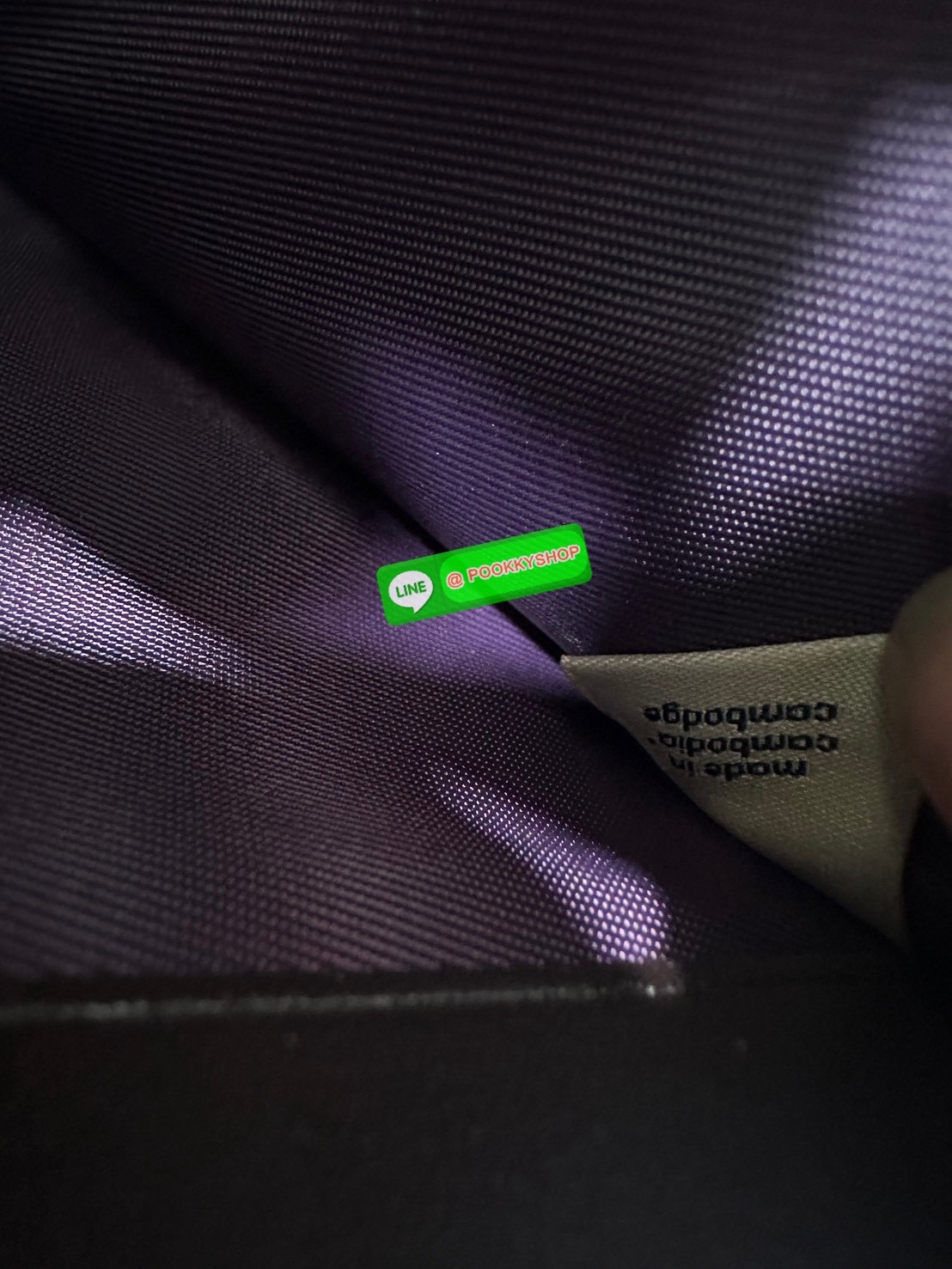 ❤️COACH MEDIUM CORNER ZIP WALLET IN SIGNATURE CANVAS💜 คอลเลคชั่นใหม่งานหรู งานดูแพง จัดให้เลย!! กระเป๋าสตางค์ใบกลาง ดีไซน์ใหม่ สุดหรู แค่เห็นก็ต้องเลิฟ ถือใช้ขับผิวทุกสี วัสดุหนังแท้ปั๊มลายนูนสวยคม ภายในมีช่องใส่บัตร ใส่ธนบัตรได้ครบ และมีช่