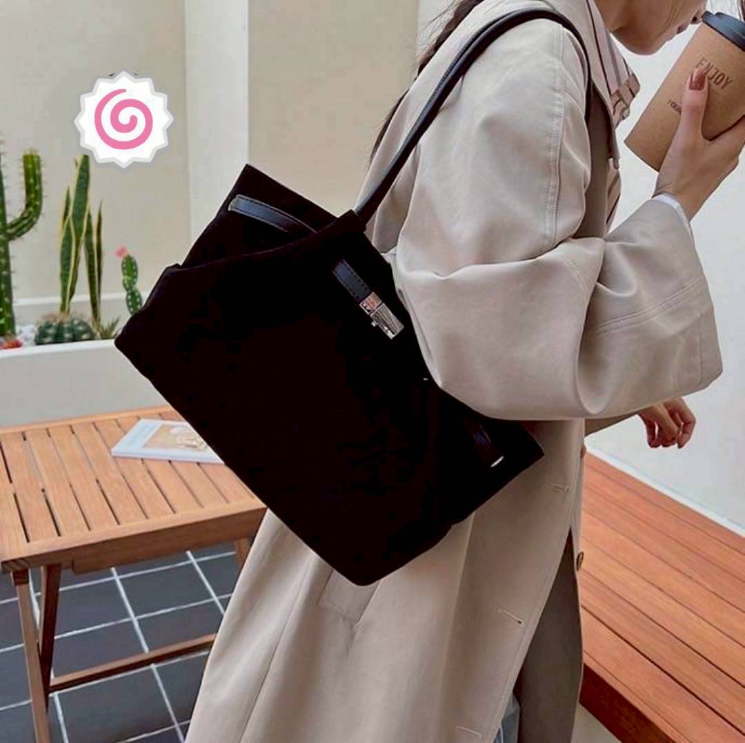 Shopping bag Korea style กระเป๋าสะพายไหล่ ทรง shopping วัสดุเป็นหนังกลับ (Suede PU leather) ด้านในกว้าง ใส่ของได้จุใจ