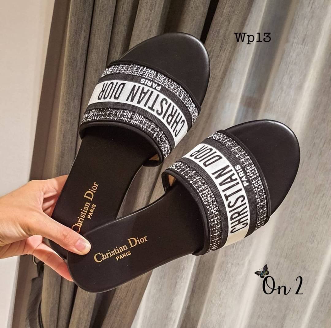 Dior dway sandals ชนชอปแตะสวม dior พื้นปั้มสวยเป๊ะไม่ต้องพูดเยอะ รีบจองด่วนจ้า