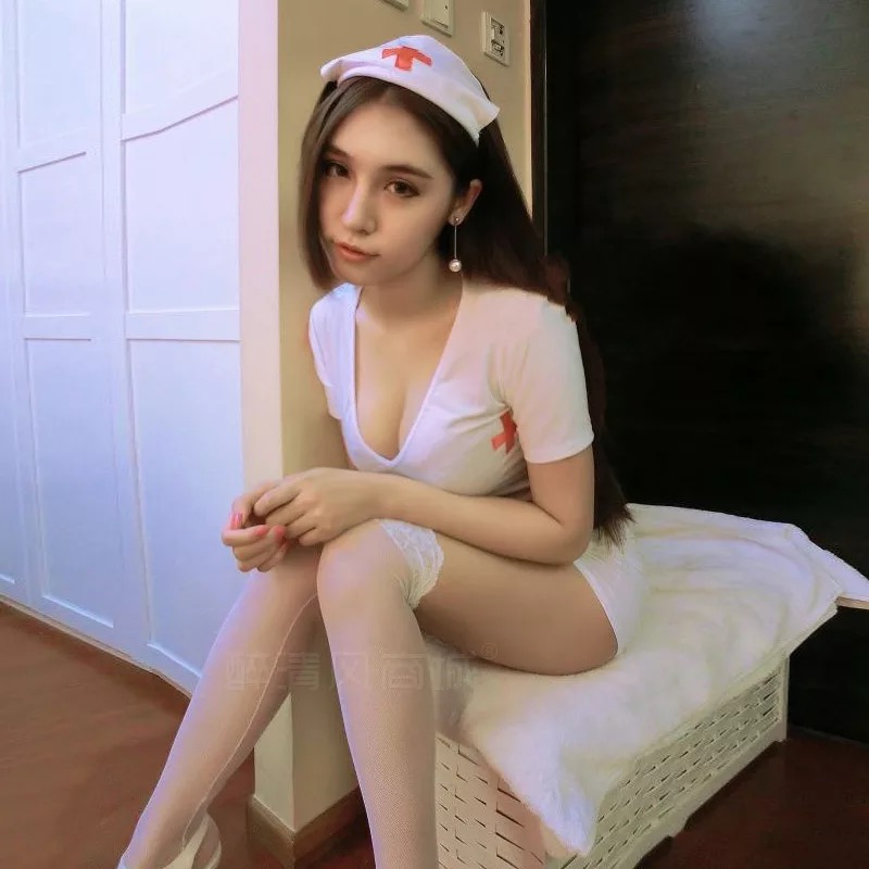 ชุดคอสเพลย์ พยาบาล แสนสวย ชุดเดรสสั้น เนื้อผ้ายืด คอวีเว้าลึก ด้านหลังแต่งเว้า โชว์ความเซ็กซี่ บาดใจสุดๆค่า +G-string +คาดผมพยาบาล +ถุงน่องตาข่ายเขุ้าชุดคะนางพยาบาล สีขาว