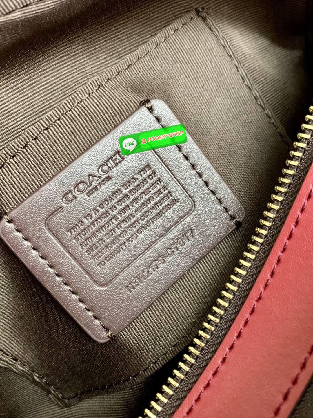 COACH JES CROSSBODY IN SIGNATURE CANVAS WITH HEART PETAL PRINT((C7617)) พร้อมส่งที่ไทยค่ะ! กระเป๋สะพายครอสบอดี้ร์ หนังแท้แคนวาสเคลือบลาย ทั้งใบปริ้นล์ลายดอกไม้หัวใจ สวยหวาน ละมุนหมากๆค่ะ เปิด-ปิดกระเป๋าแบบ2ช่องซิปหลัก ภายในสามารถใส่สัมภาระได้เยอะ ช่องกว้า