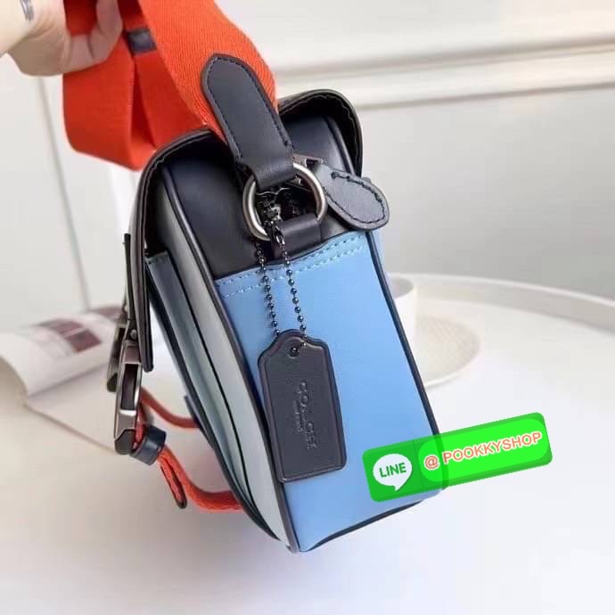 COACH TRACK CROSSBODY IN COLORBLOCK SIGNATURE CANVAS WITH COACH PATCH (C6657) 🛍🛍กระเป๋าสะพายทรงแมสเซ็นเจอร์ ทรงสวยรุ่นที่ต้องมีติดตัวคะหนุ่มๆ จุของได้เยอะมากแบ่งเป็นสัดเป็นส่วน วัสดุหนังแคนวาสสลับหนังแท้ กระเป๋ามีตัว ล็อค มีซิปด้านใน ด้านห